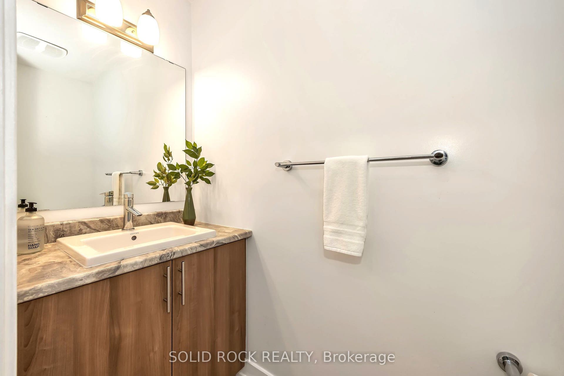 859 E Solarium Avenue E, Blossom Park - Airport And Area, Ottawa ON K4M 0H1 859 E Solarium Avenue E, Blossom Park - Airport And Area, Ottawa ON K4M 0H1