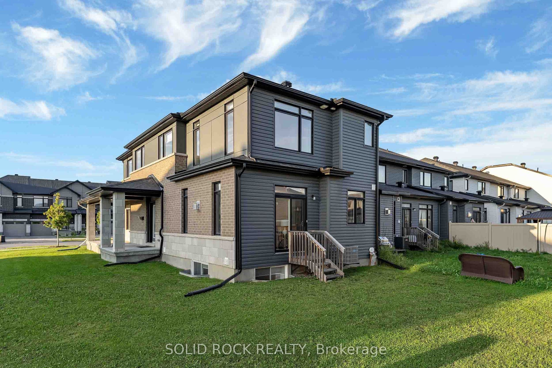 859 E Solarium Avenue E, Blossom Park - Airport And Area, Ottawa ON K4M 0H1 859 E Solarium Avenue E, Blossom Park - Airport And Area, Ottawa ON K4M 0H1