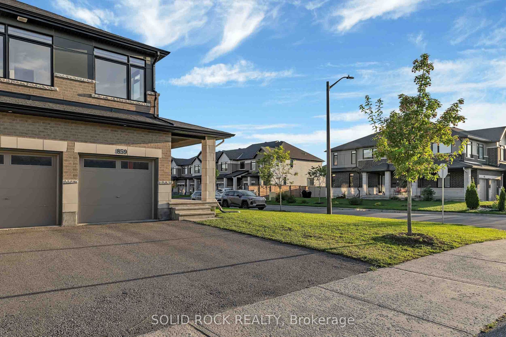 859 E Solarium Avenue E, Blossom Park - Airport And Area, Ottawa ON K4M 0H1 859 E Solarium Avenue E, Blossom Park - Airport And Area, Ottawa ON K4M 0H1
