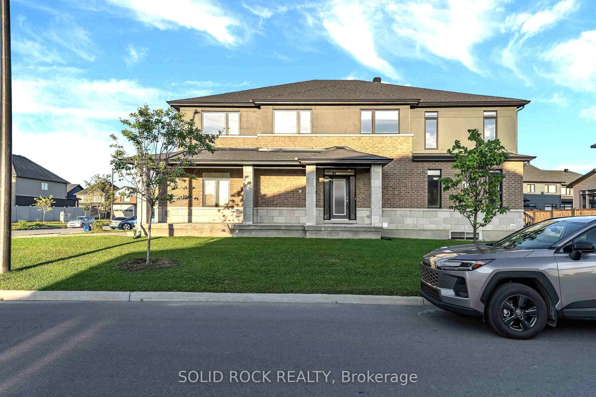 859 E Solarium Avenue E, Blossom Park - Airport And Area, Ottawa ON K4M 0H1 859 E Solarium Avenue E, Blossom Park - Airport And Area, Ottawa ON K4M 0H1