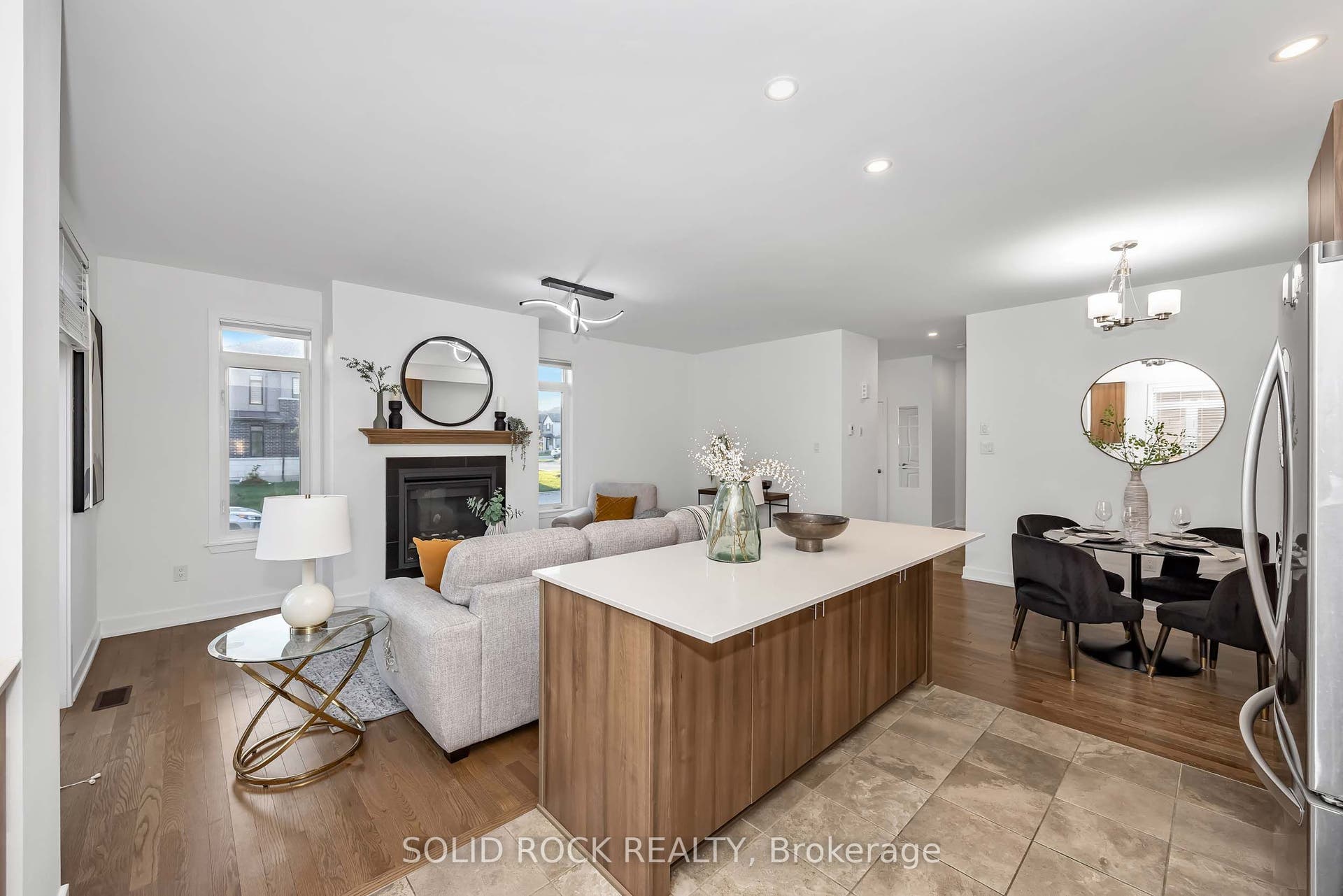859 E Solarium Avenue E, Blossom Park - Airport And Area, Ottawa ON K4M 0H1 859 E Solarium Avenue E, Blossom Park - Airport And Area, Ottawa ON K4M 0H1