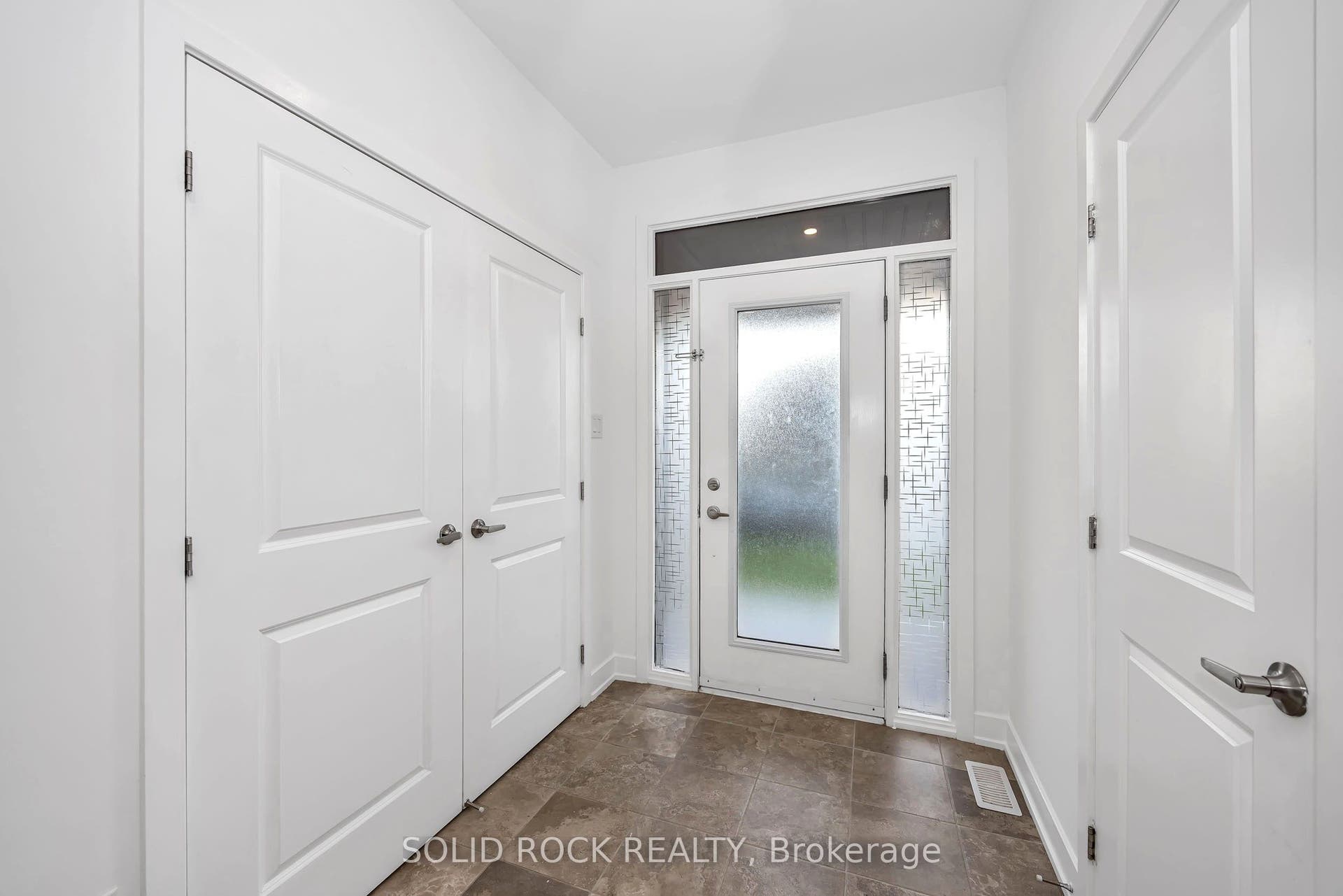 859 E Solarium Avenue E, Blossom Park - Airport And Area, Ottawa ON K4M 0H1 859 E Solarium Avenue E, Blossom Park - Airport And Area, Ottawa ON K4M 0H1