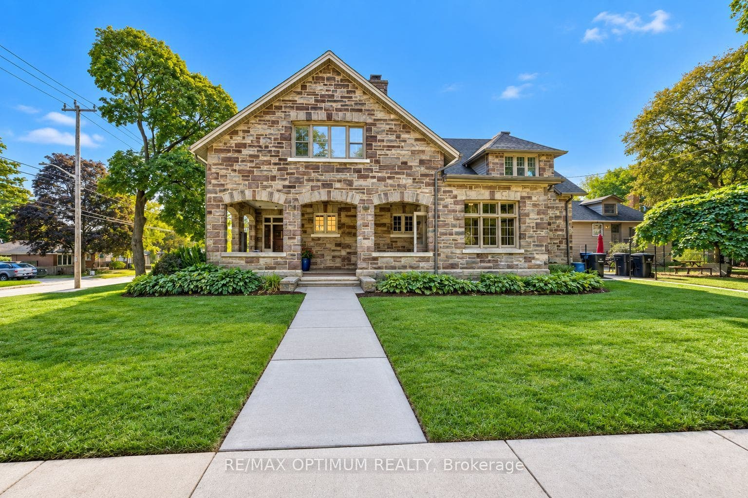 916 Queenston Road, Cambridge, Waterloo ON N3H 3K8 916 Queenston Road, Cambridge, Waterloo ON N3H 3K8