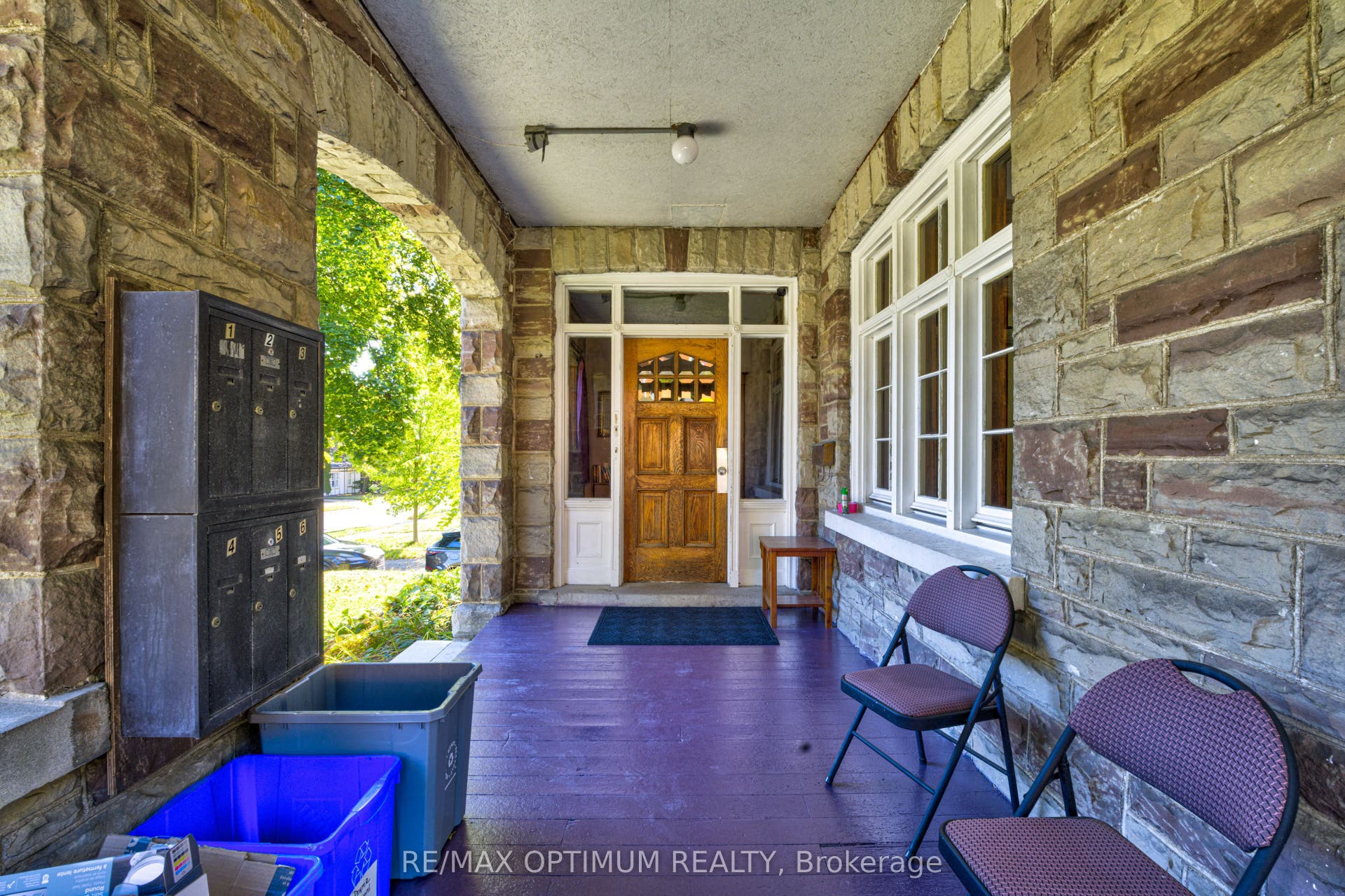 916 Queenston Road, Cambridge, Waterloo ON N3H 3K8 916 Queenston Road, Cambridge, Waterloo ON N3H 3K8