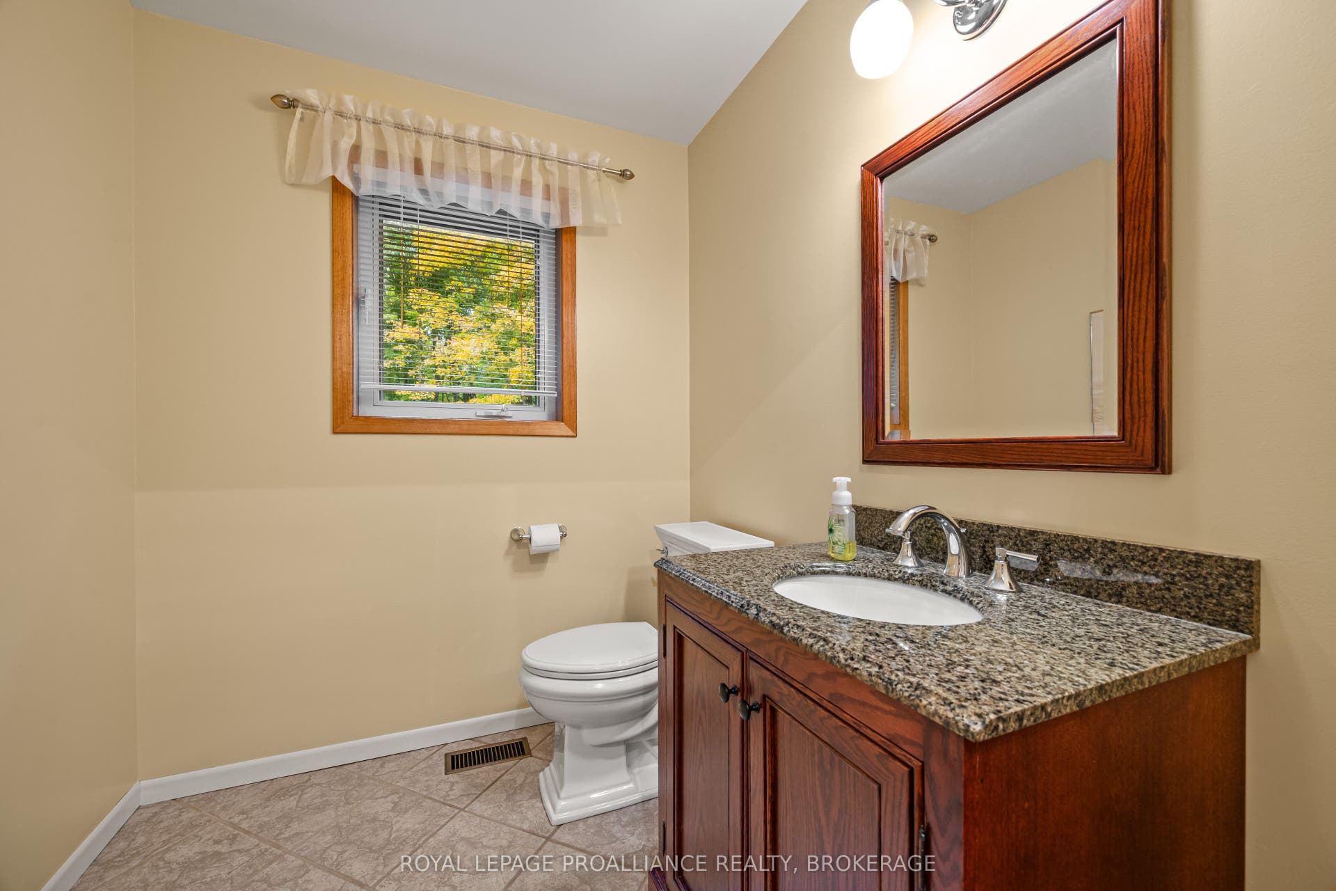 1612 Grousewood Lane, Kingston, Frontenac ON K7L 4V3