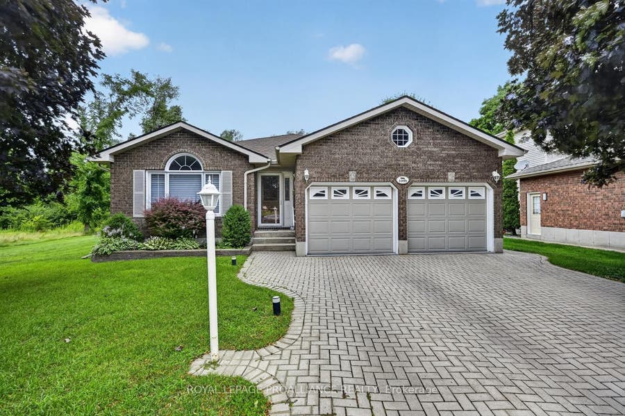 Property photo for 1099 Bridlewood Drive, Brockville, Leeds And Grenville ON