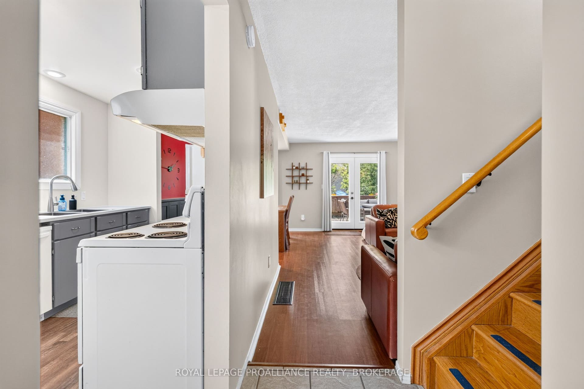 24 Balmoral Court, Kingston, Frontenac ON K7M 7T1