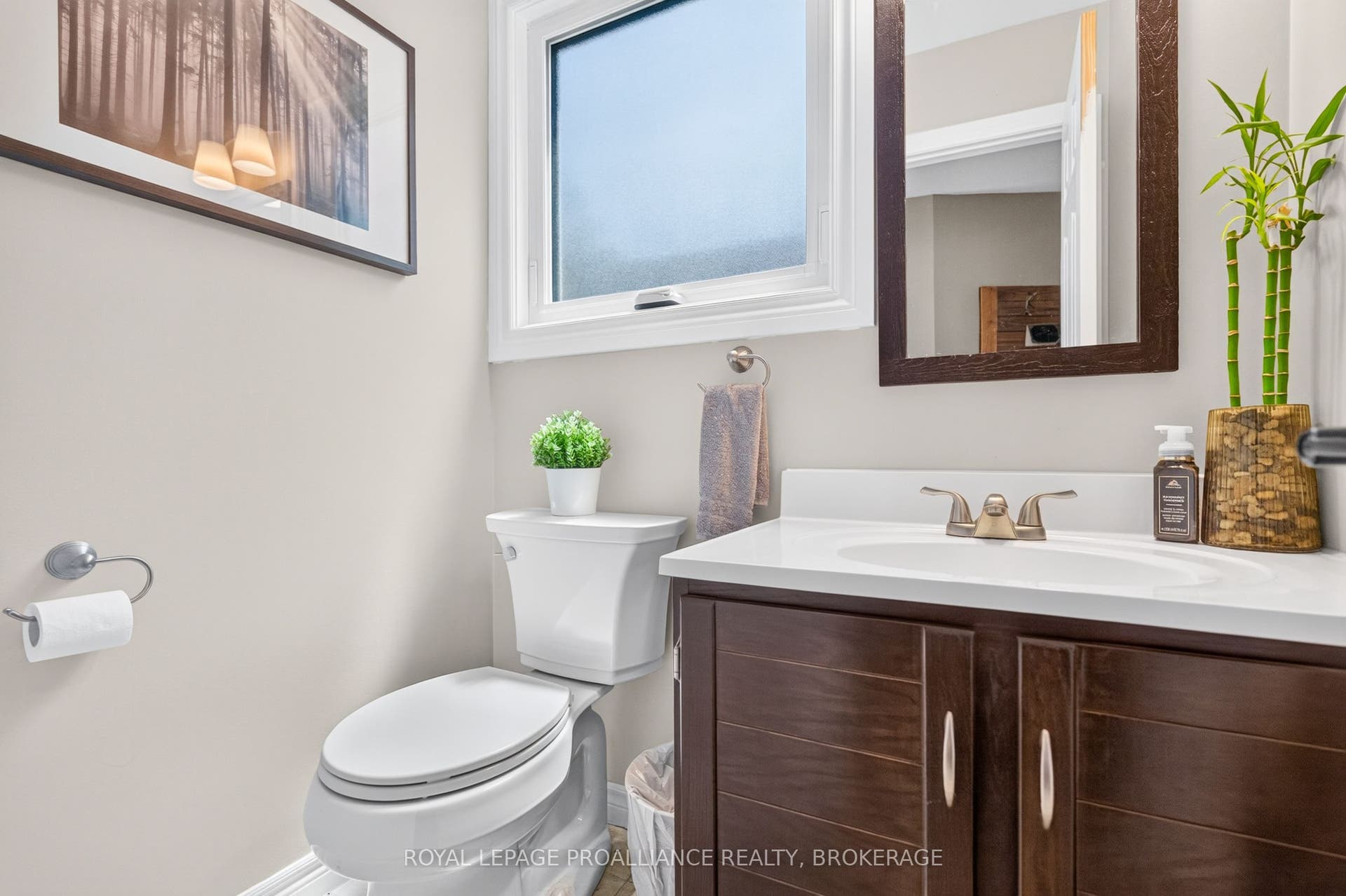 24 Balmoral Court, Kingston, Frontenac ON K7M 7T1