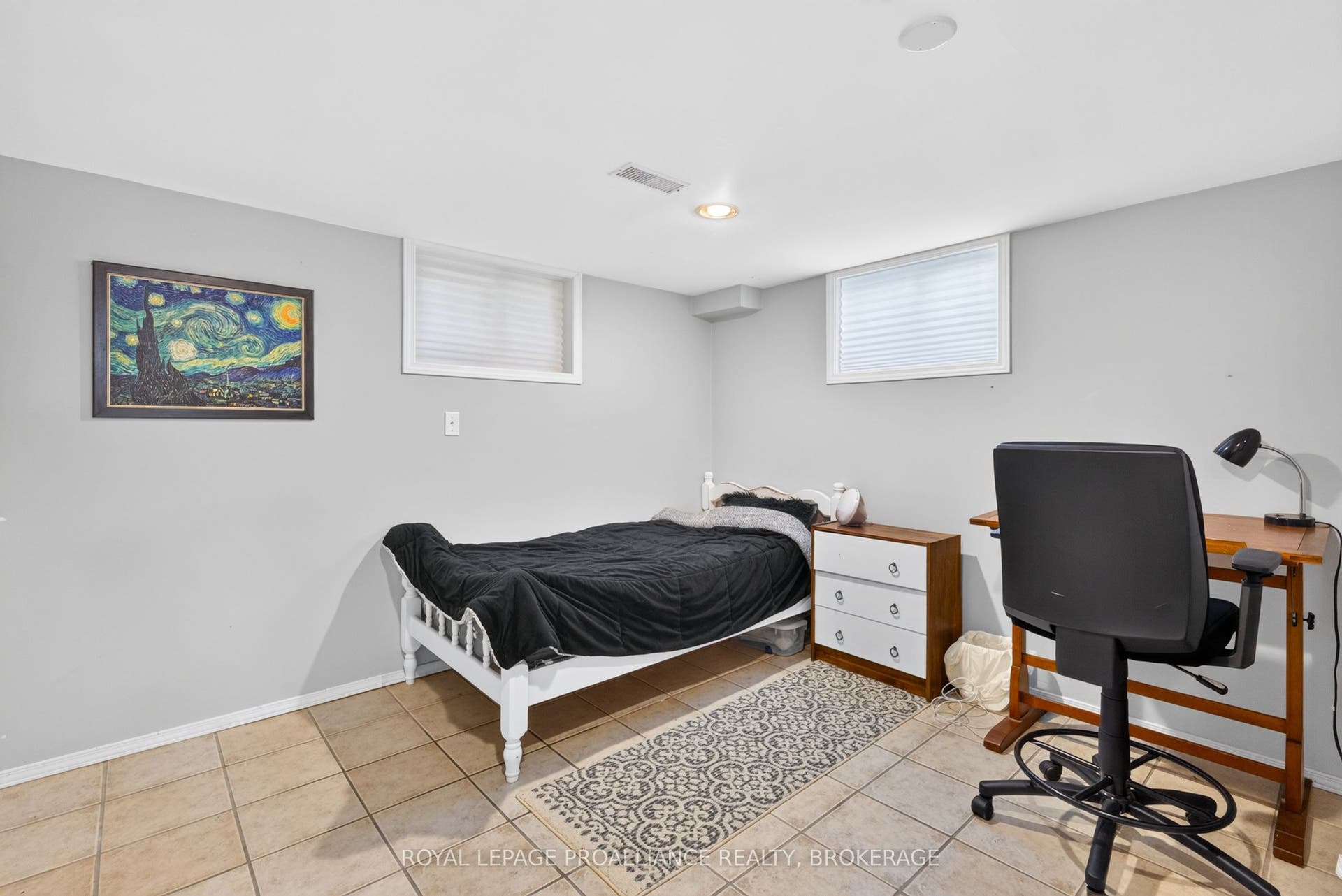 24 Balmoral Court, Kingston, Frontenac ON K7M 7T1