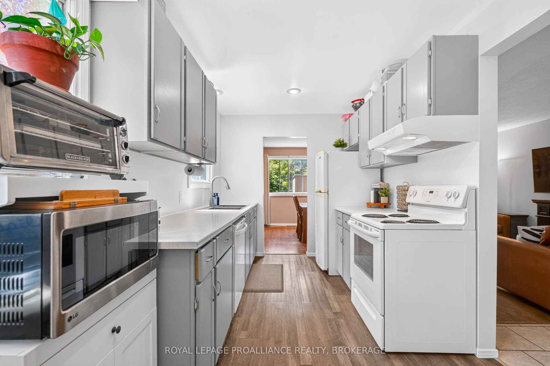 24 Balmoral Court, Kingston, Frontenac ON K7M 7T1