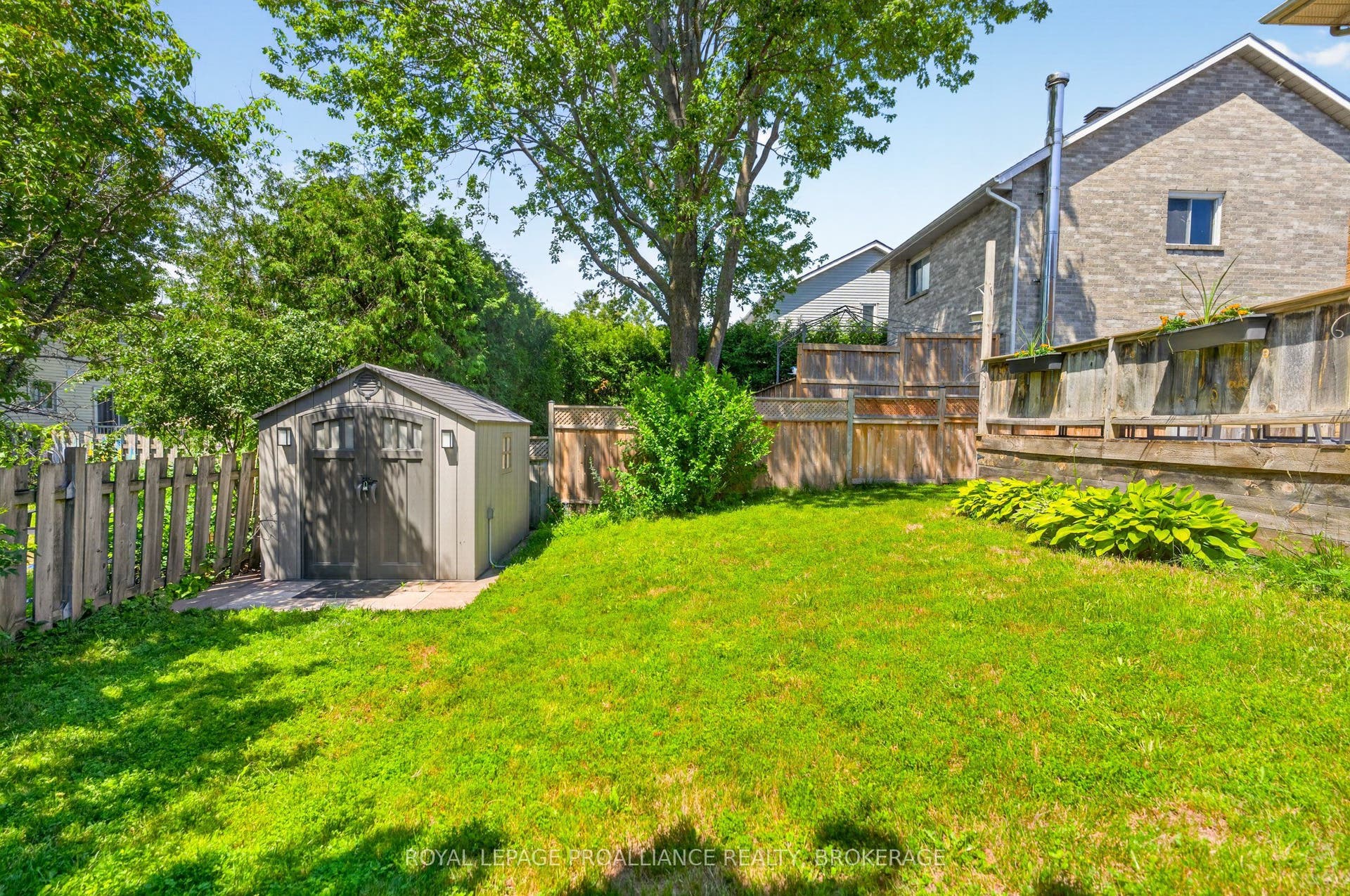24 Balmoral Court, Kingston, Frontenac ON K7M 7T1