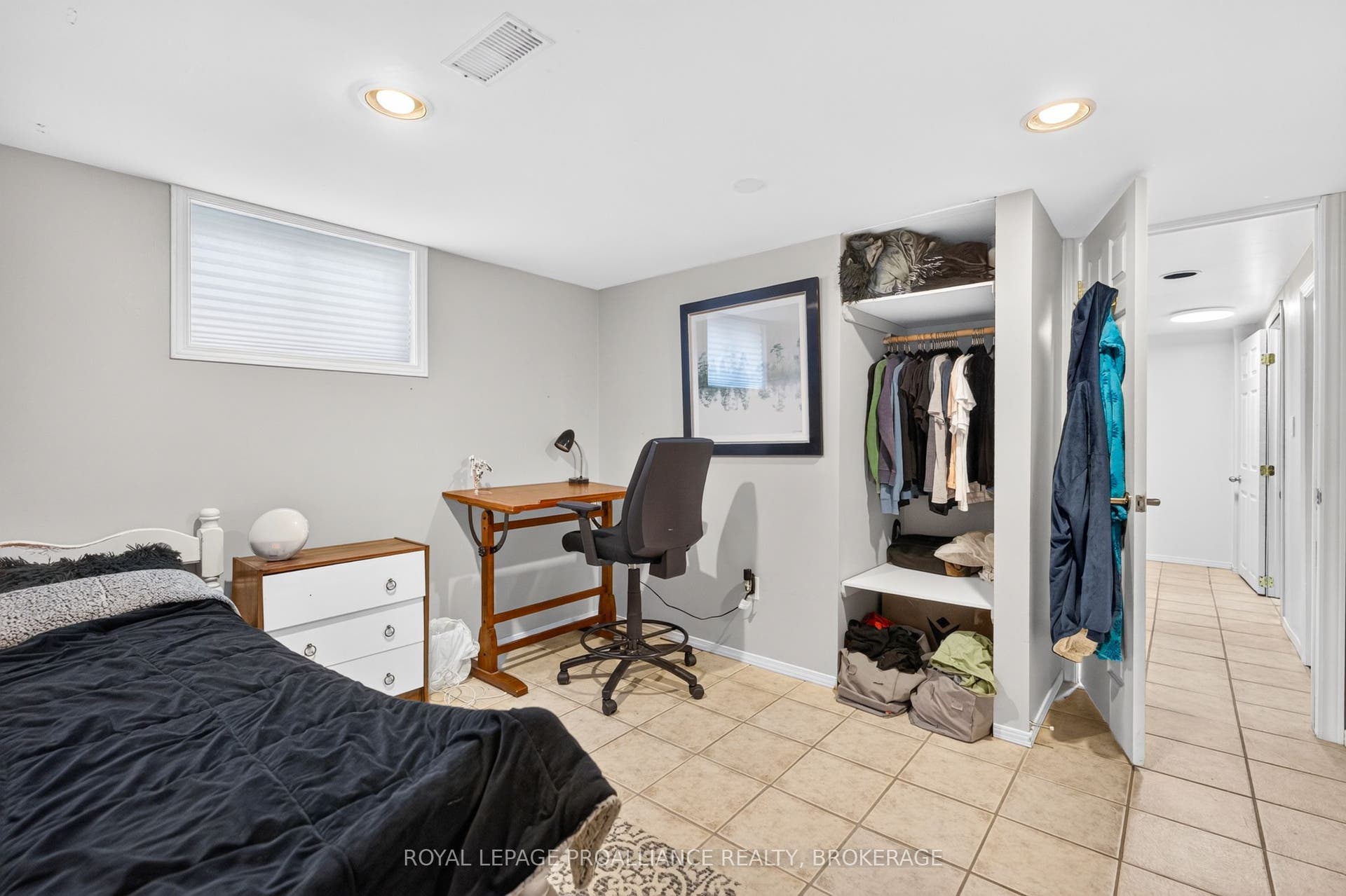24 Balmoral Court, Kingston, Frontenac ON K7M 7T1