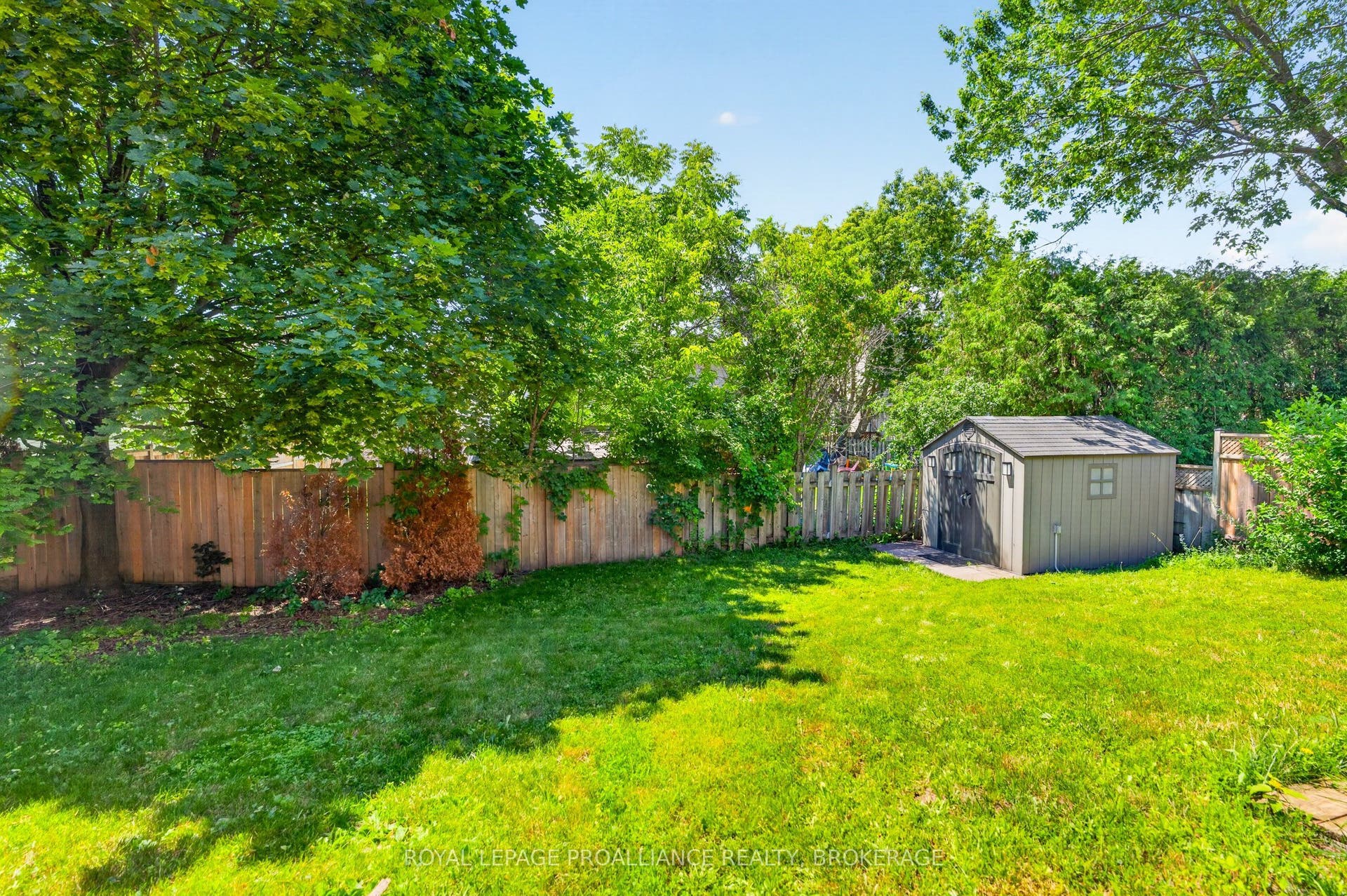 24 Balmoral Court, Kingston, Frontenac ON K7M 7T1