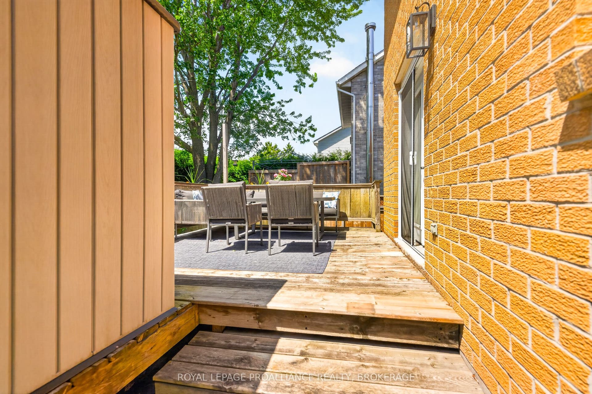 24 Balmoral Court, Kingston, Frontenac ON K7M 7T1