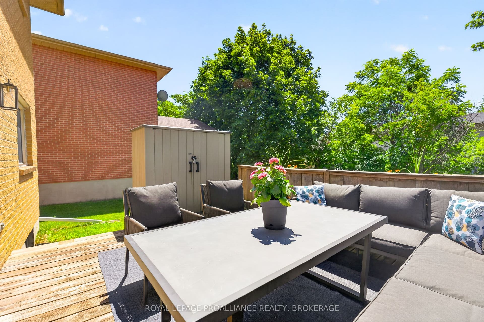 24 Balmoral Court, Kingston, Frontenac ON K7M 7T1