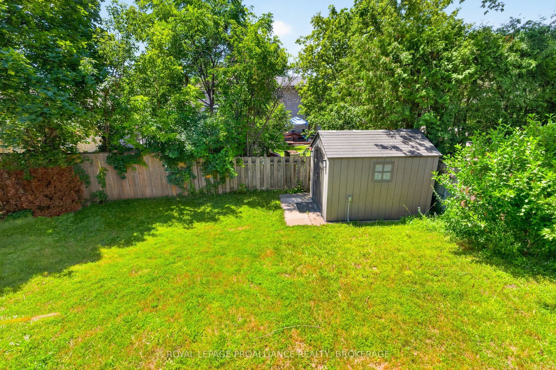 24 Balmoral Court, Kingston, Frontenac ON K7M 7T1