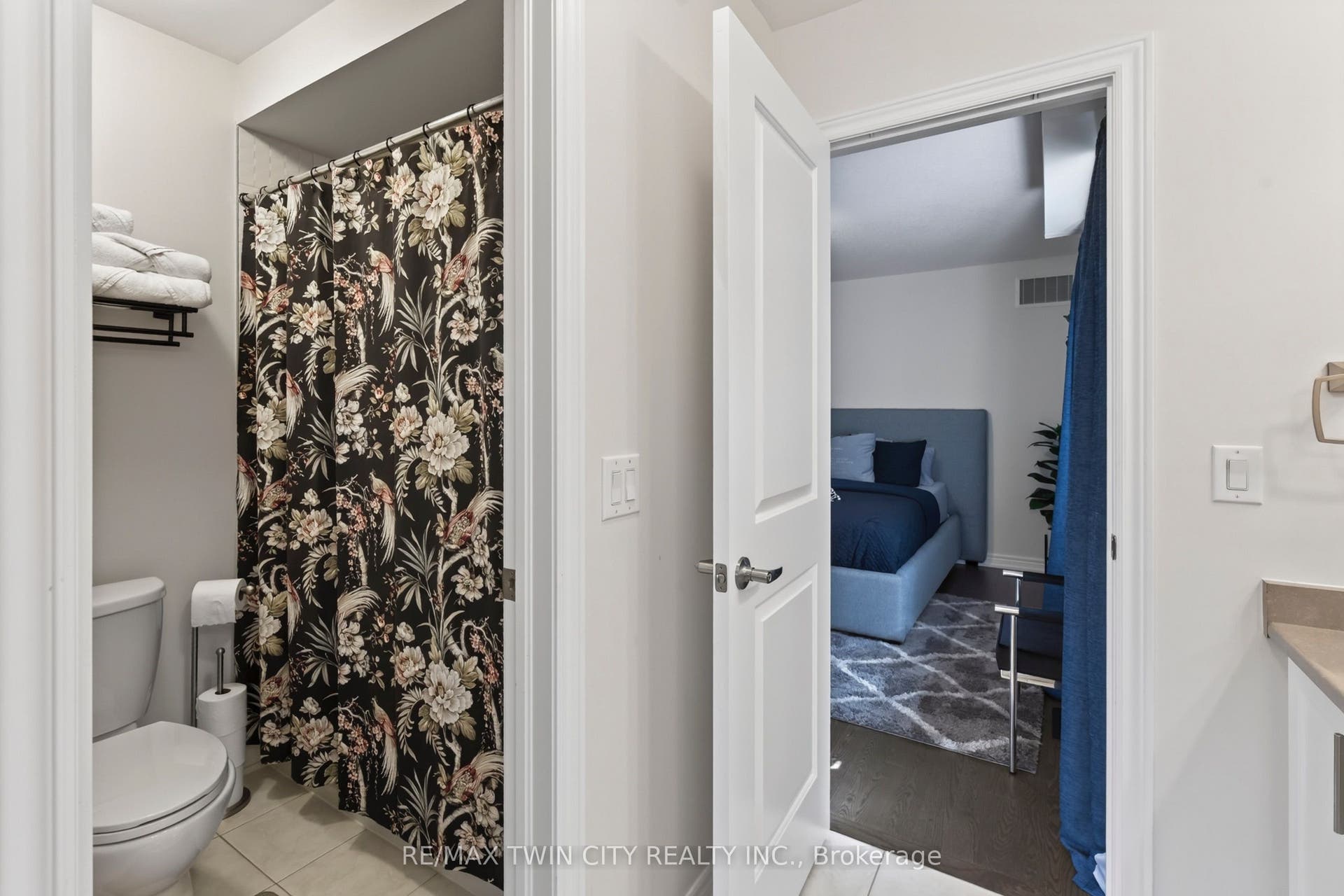 10 Reistwood Drive, Kitchener, Waterloo ON N2R 0N7 10 Reistwood Drive, Kitchener, Waterloo ON N2R 0N7