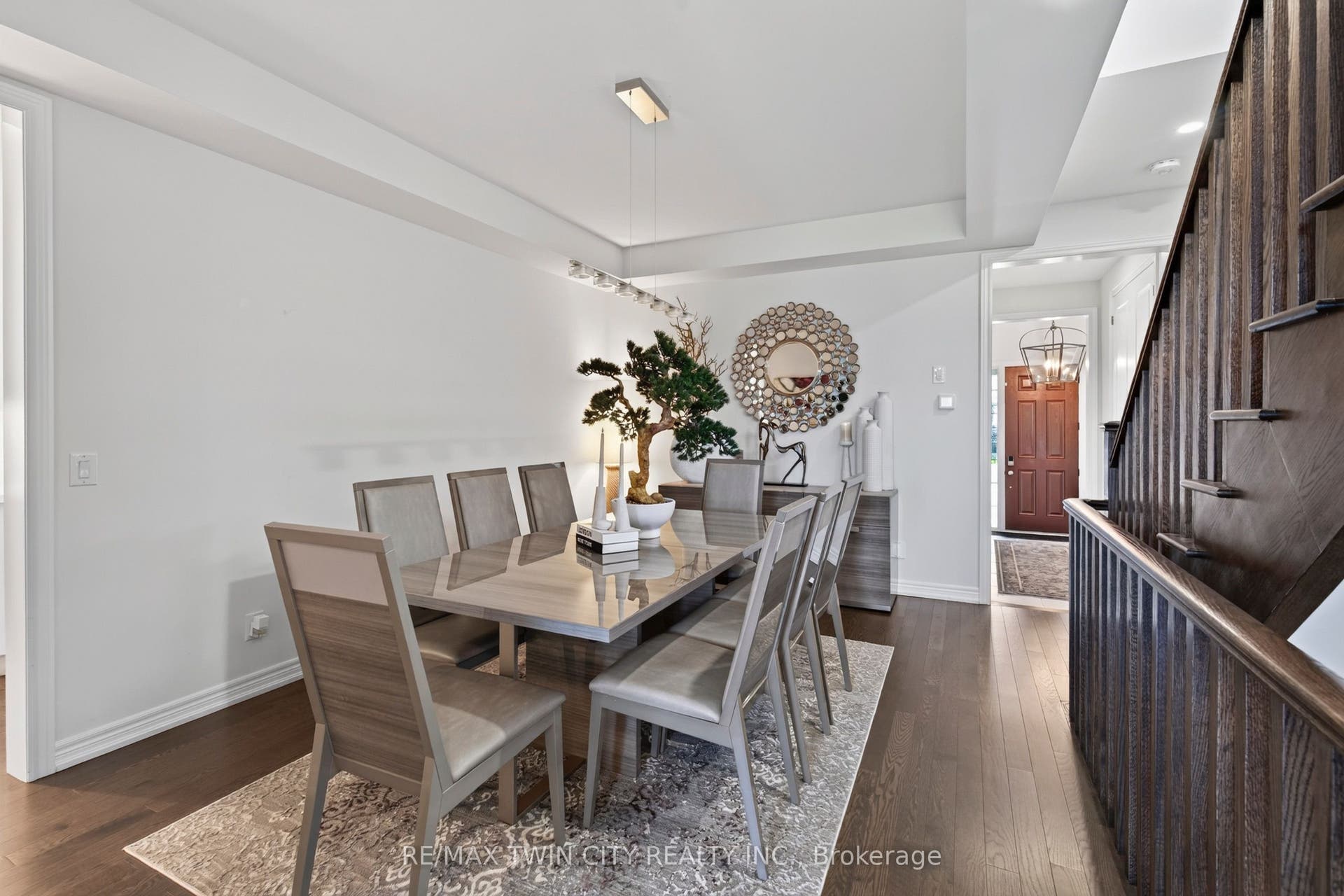 10 Reistwood Drive, Kitchener, Waterloo ON N2R 0N7 10 Reistwood Drive, Kitchener, Waterloo ON N2R 0N7