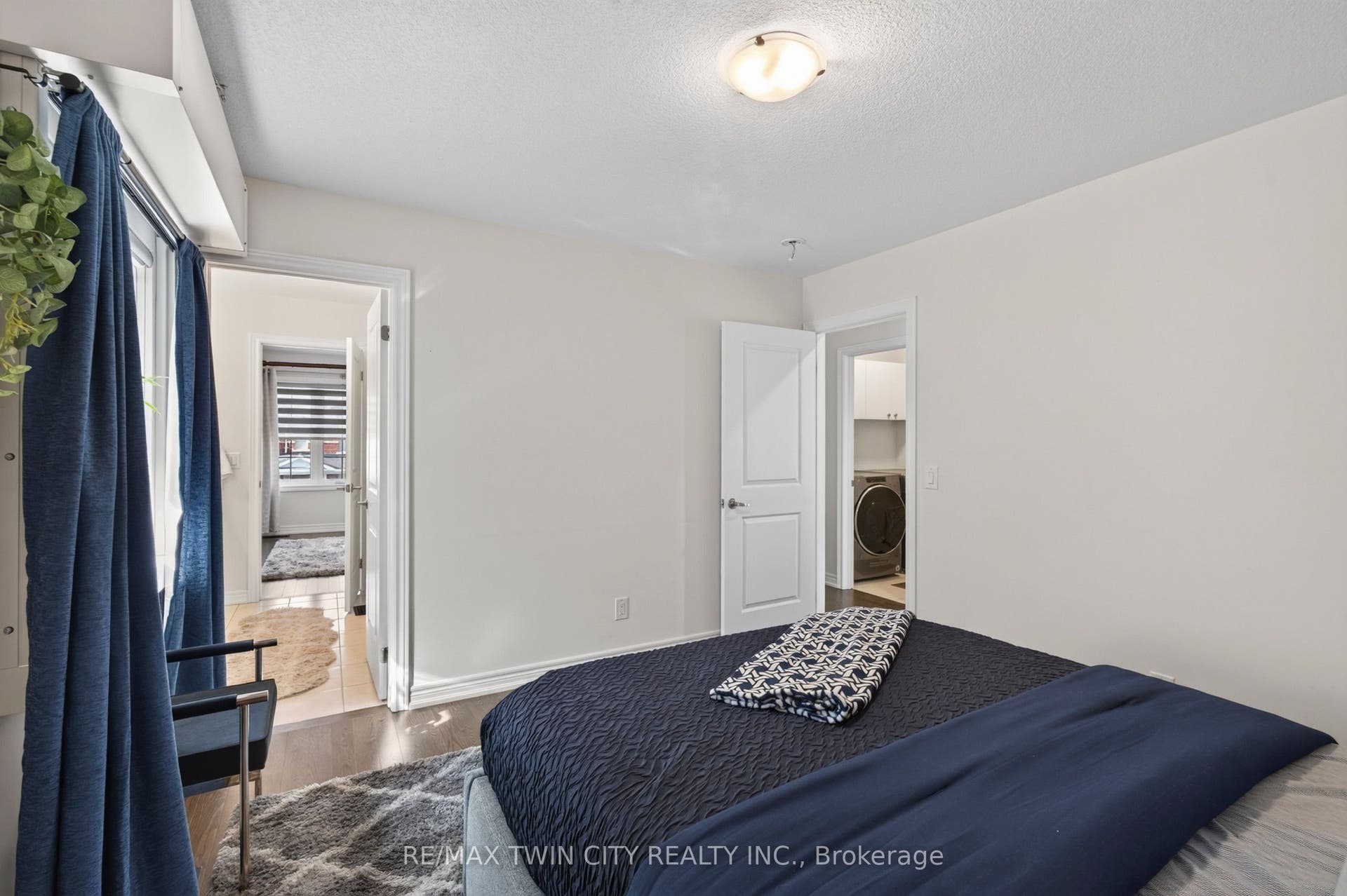 10 Reistwood Drive, Kitchener, Waterloo ON N2R 0N7 10 Reistwood Drive, Kitchener, Waterloo ON N2R 0N7