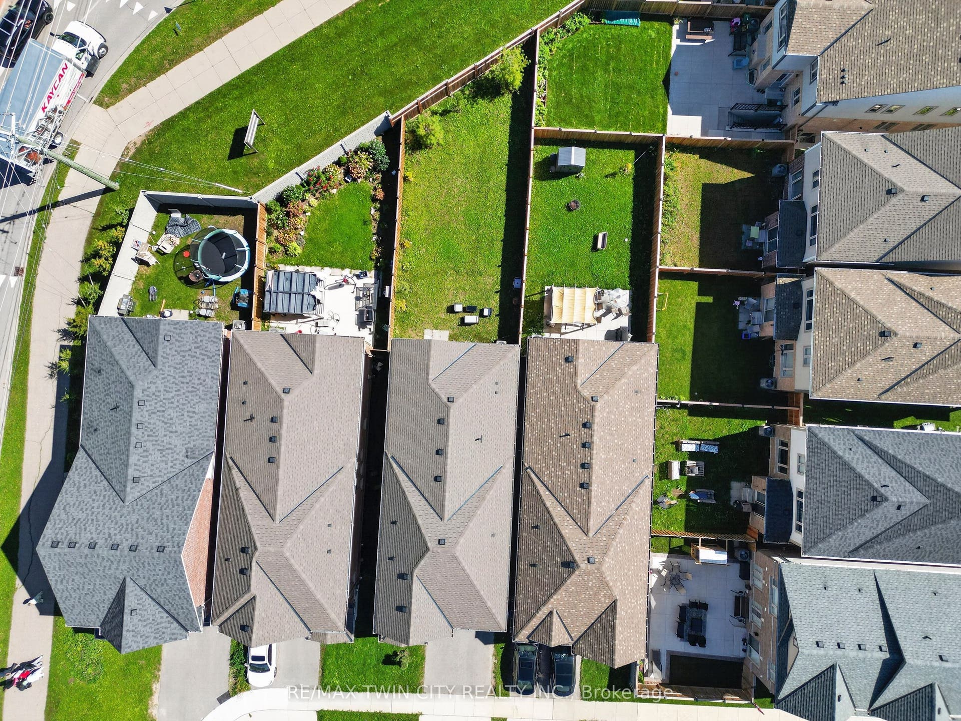 10 Reistwood Drive, Kitchener, Waterloo ON N2R 0N7 10 Reistwood Drive, Kitchener, Waterloo ON N2R 0N7