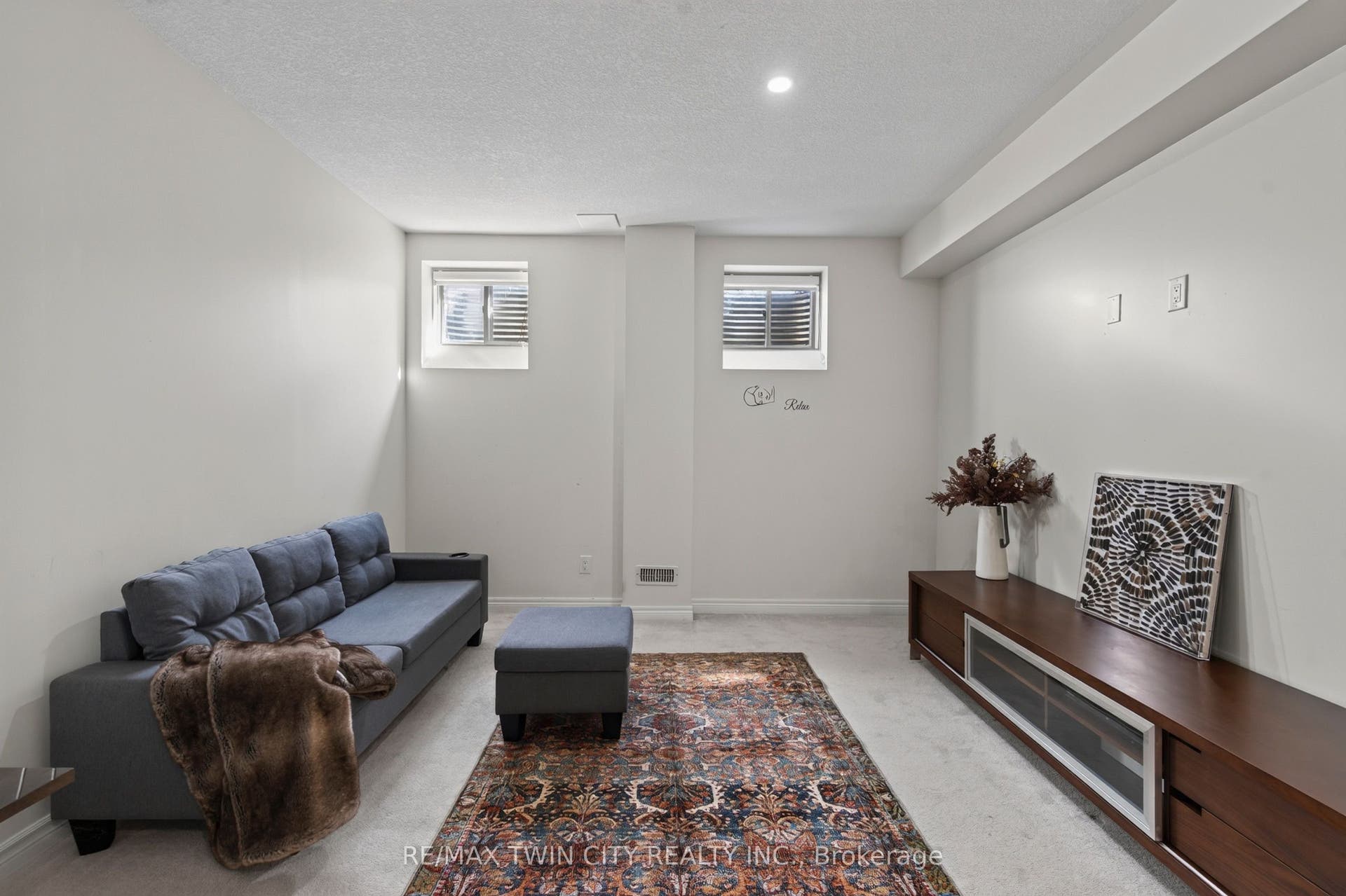 10 Reistwood Drive, Kitchener, Waterloo ON N2R 0N7 10 Reistwood Drive, Kitchener, Waterloo ON N2R 0N7