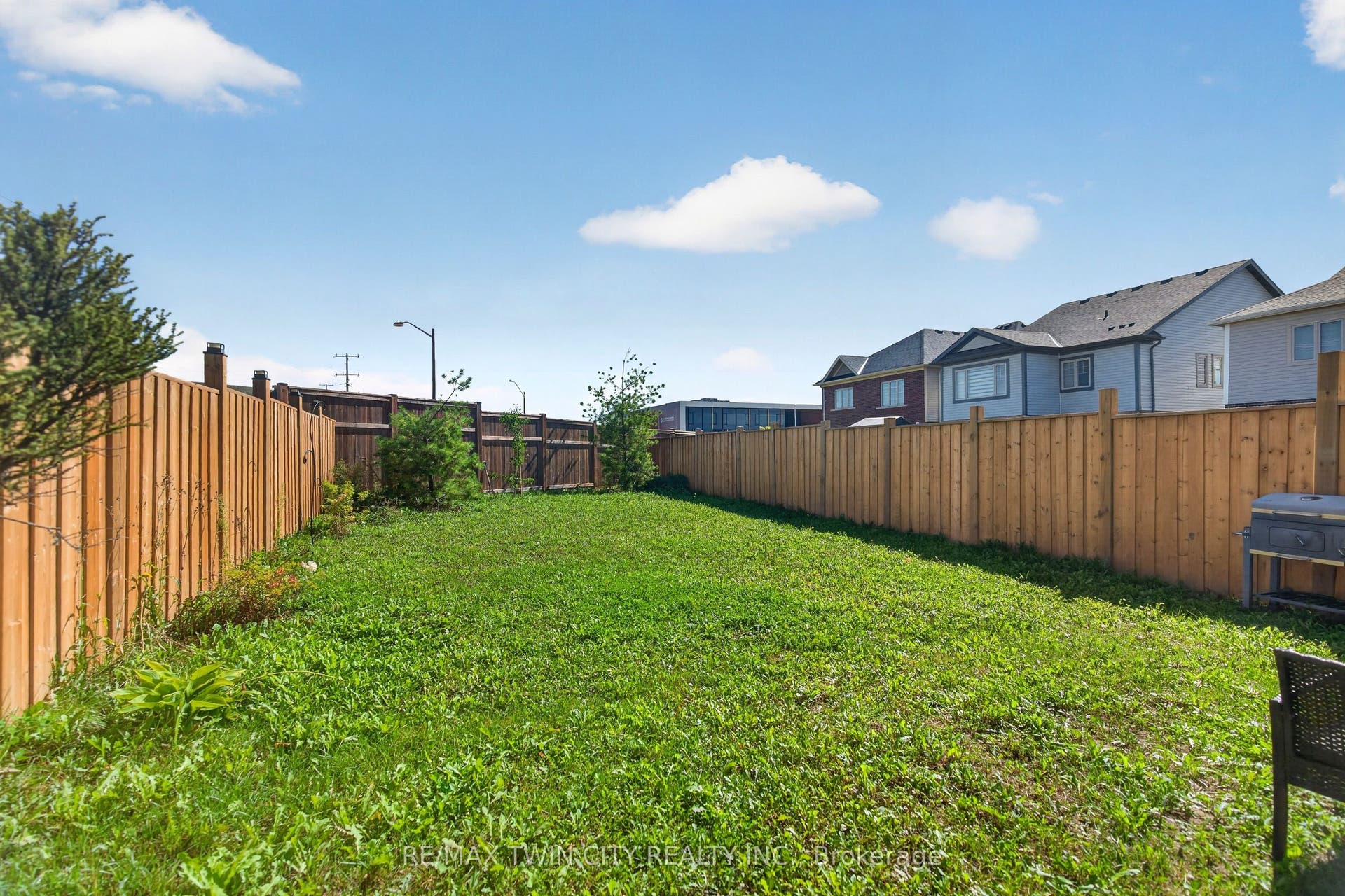 10 Reistwood Drive, Kitchener, Waterloo ON N2R 0N7 10 Reistwood Drive, Kitchener, Waterloo ON N2R 0N7