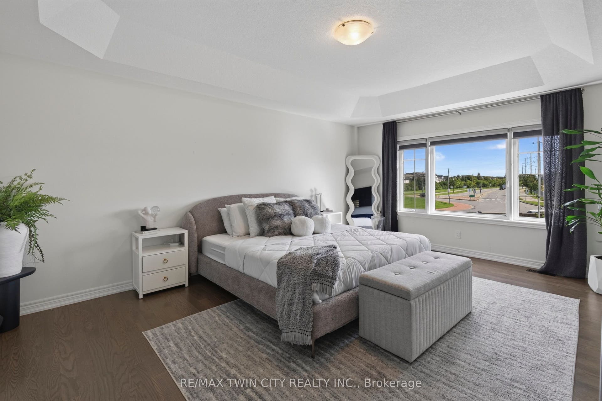 10 Reistwood Drive, Kitchener, Waterloo ON N2R 0N7 10 Reistwood Drive, Kitchener, Waterloo ON N2R 0N7