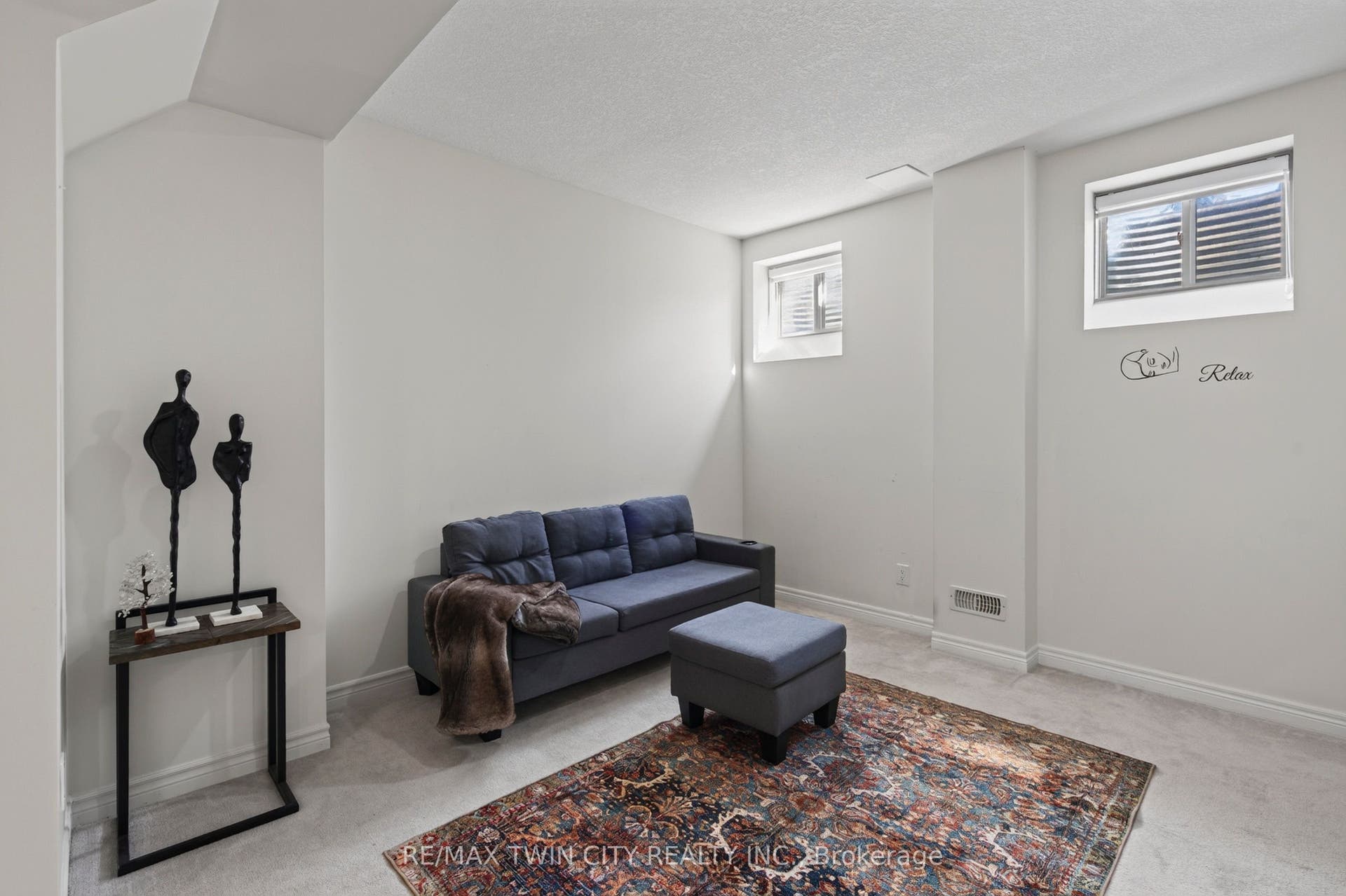 10 Reistwood Drive, Kitchener, Waterloo ON N2R 0N7 10 Reistwood Drive, Kitchener, Waterloo ON N2R 0N7