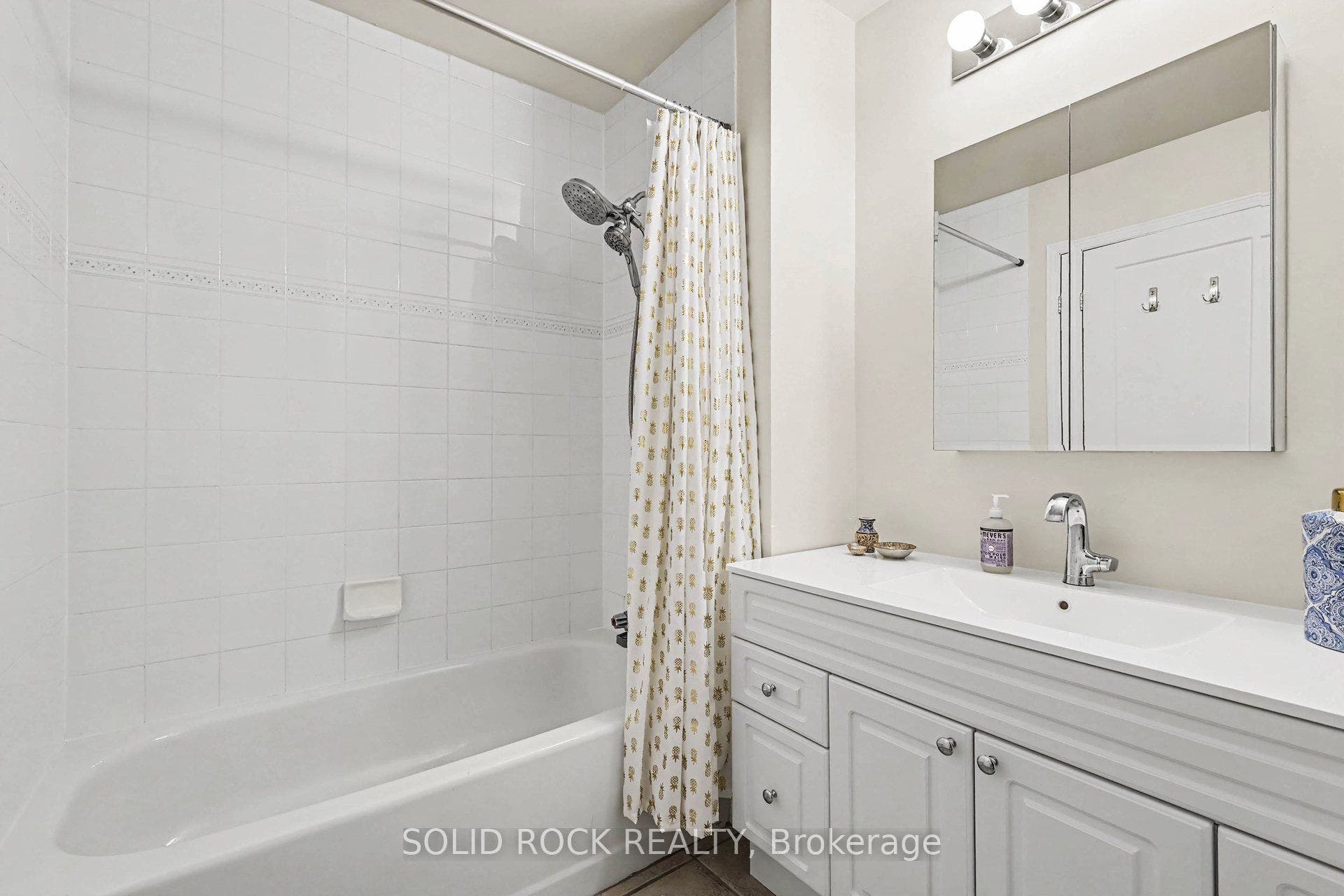 208 Jamieson Street, Mississippi Mills, Lanark ON K0A 1A0 Main floor bathroom