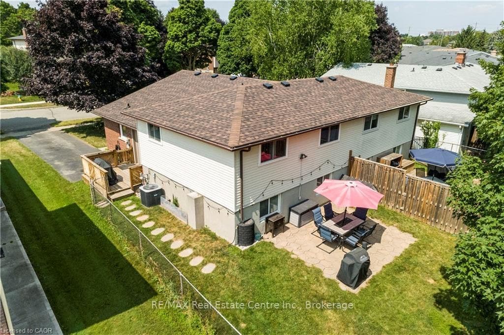 484B RED FOX Road, Waterloo, Waterloo ON N2K 2V8 484B RED FOX Road, Waterloo, Waterloo ON N2K 2V8