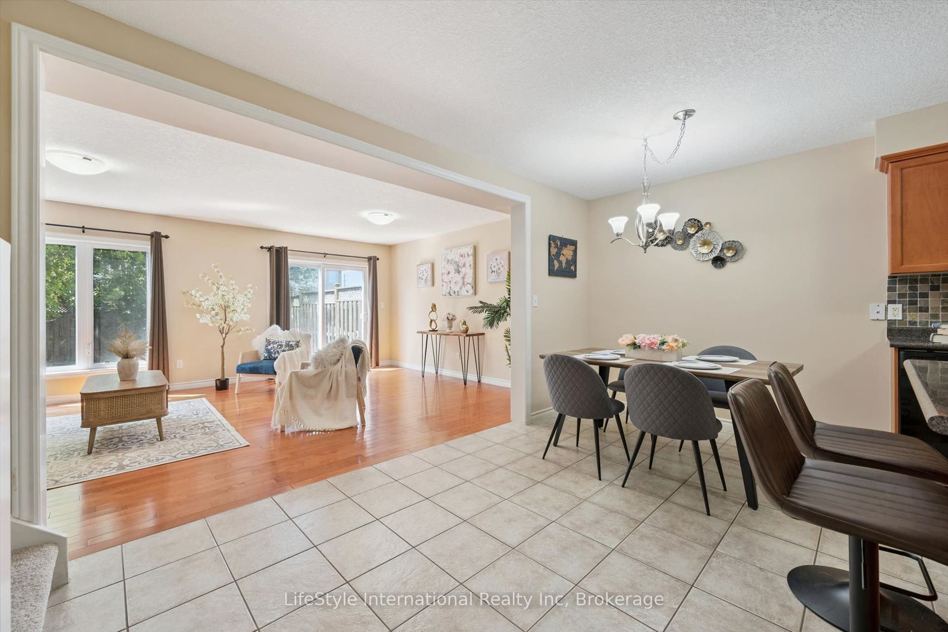 47 HASLER Crescent, Guelph, Wellington ON N1L 1A2 47 HASLER Crescent, Guelph, Wellington ON N1L 1A2