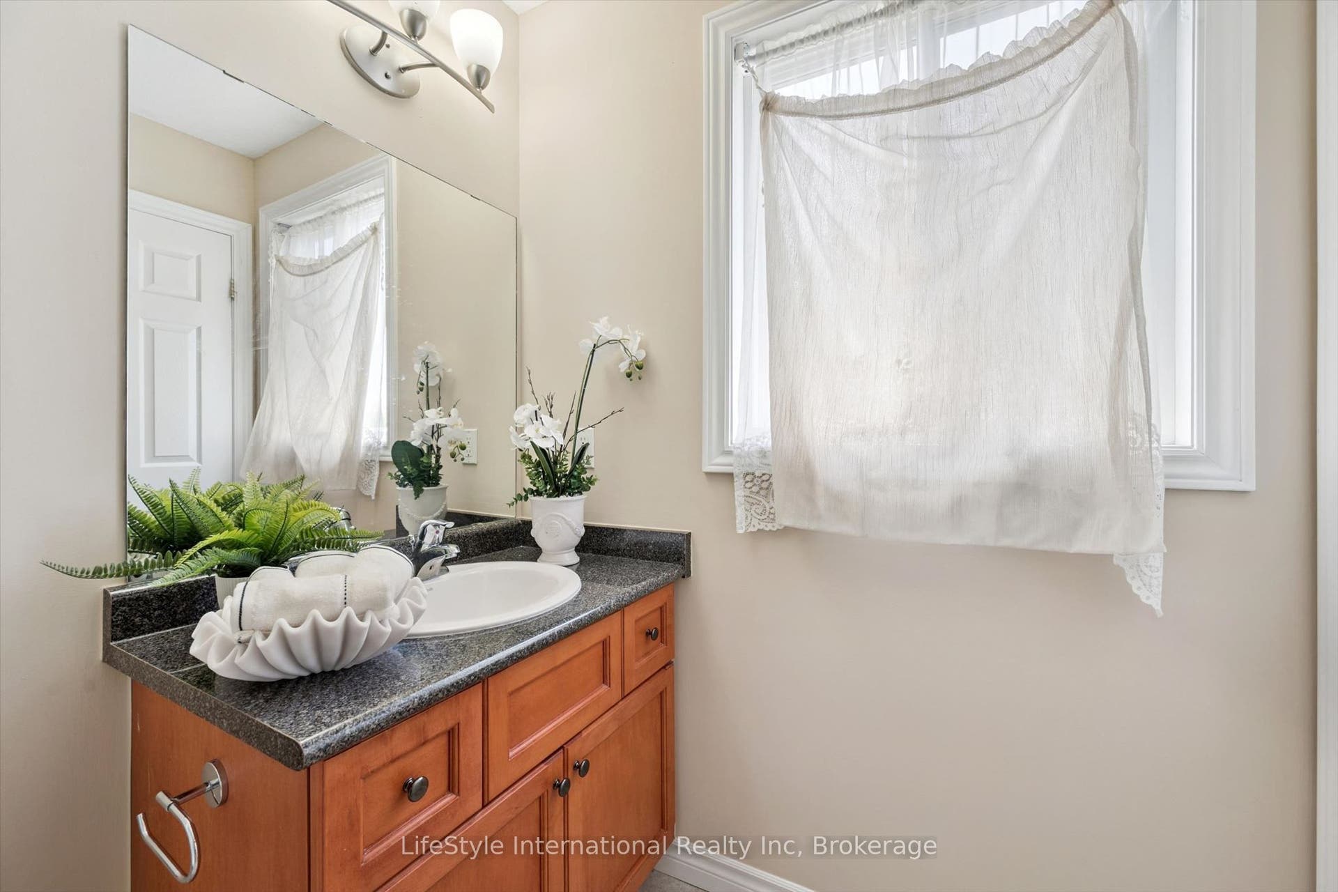 47 HASLER Crescent, Guelph, Wellington ON N1L 1A2 47 HASLER Crescent, Guelph, Wellington ON N1L 1A2