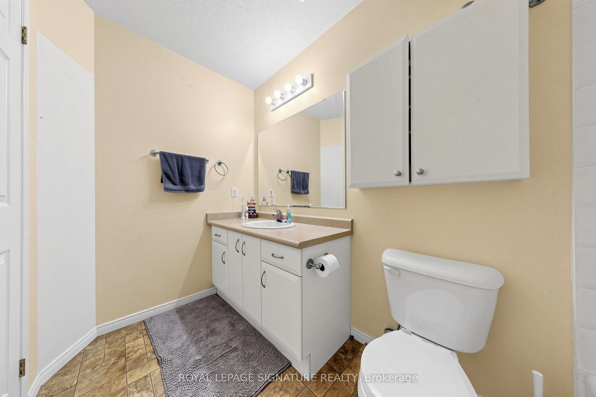 110 Activa Avenue, #A5, Kitchener, Waterloo ON N2E 4K4 110 Activa Avenue, #A5, Kitchener, Waterloo ON N2E 4K4
