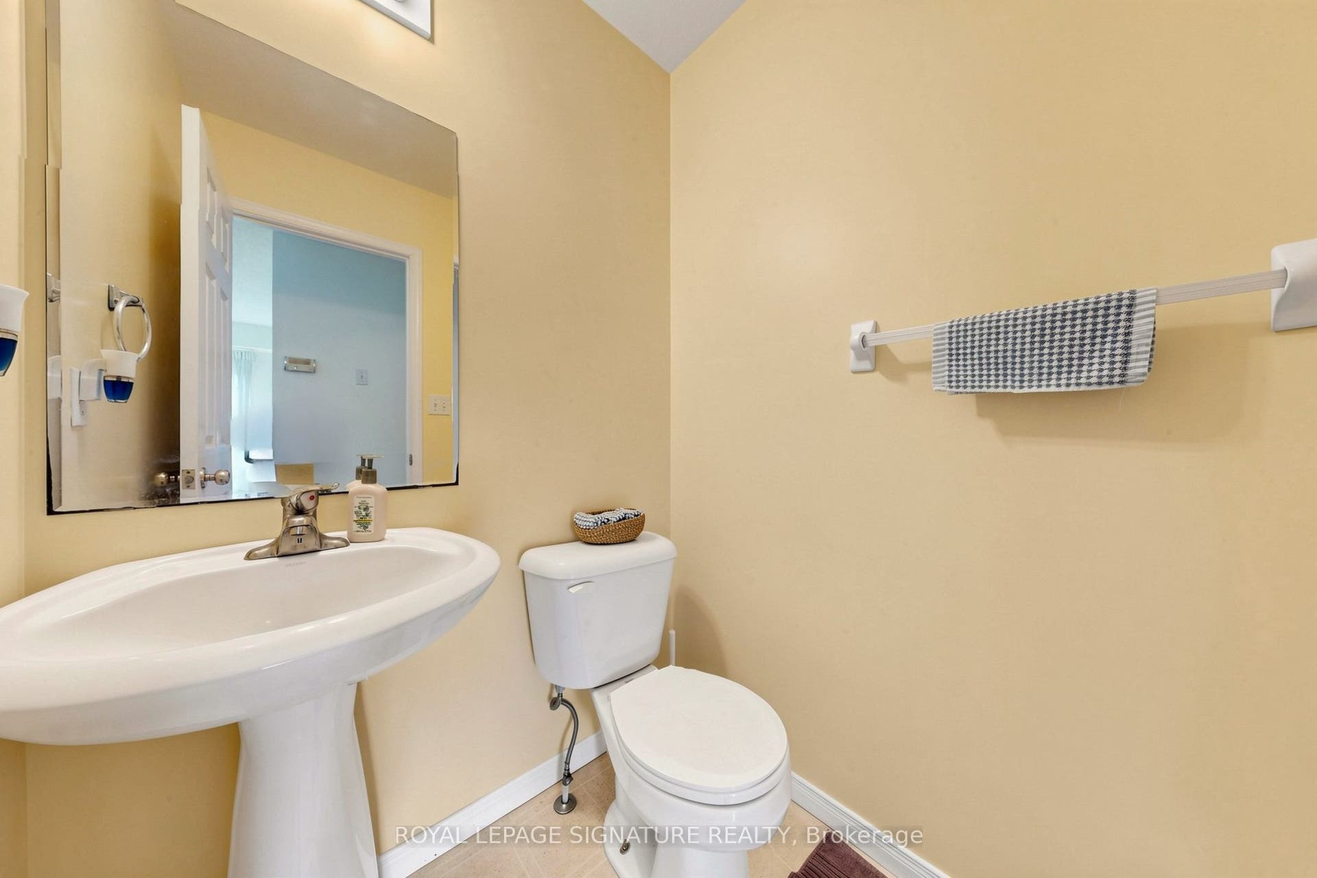 110 Activa Avenue, #A5, Kitchener, Waterloo ON N2E 4K4 110 Activa Avenue, #A5, Kitchener, Waterloo ON N2E 4K4