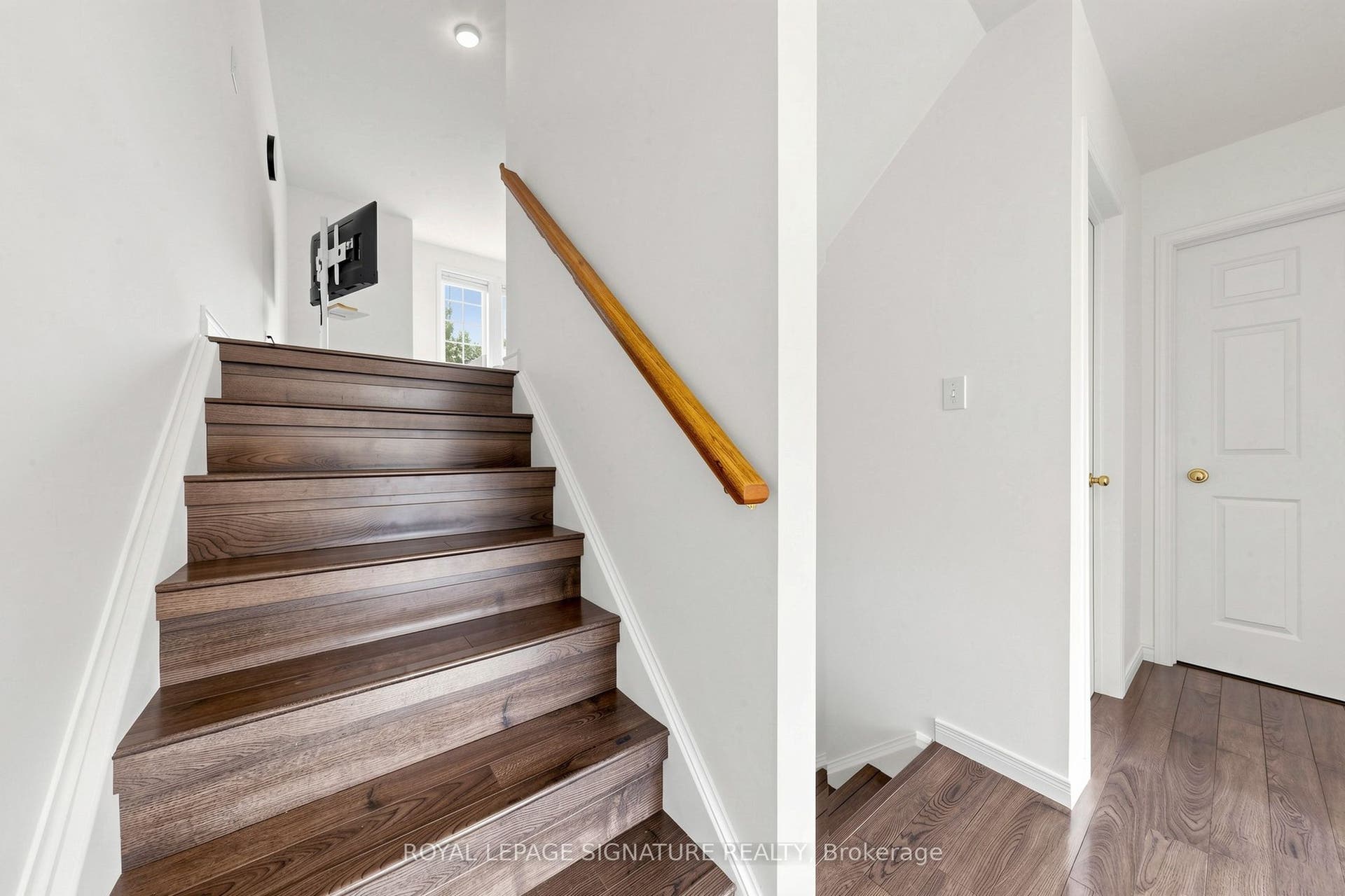110 Activa Avenue, #A5, Kitchener, Waterloo ON N2E 4K4 110 Activa Avenue, #A5, Kitchener, Waterloo ON N2E 4K4