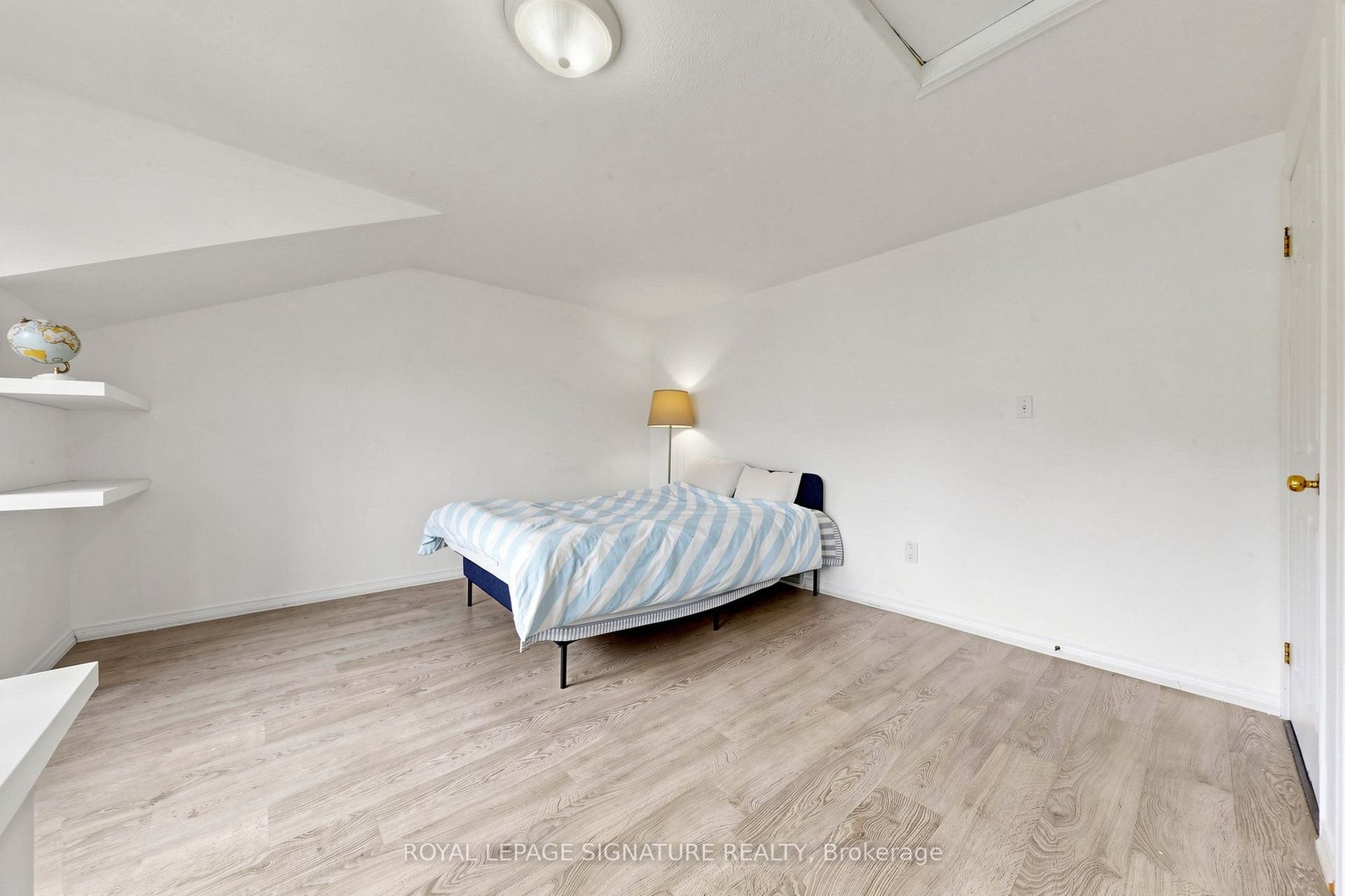 110 Activa Avenue, #A5, Kitchener, Waterloo ON N2E 4K4 110 Activa Avenue, #A5, Kitchener, Waterloo ON N2E 4K4