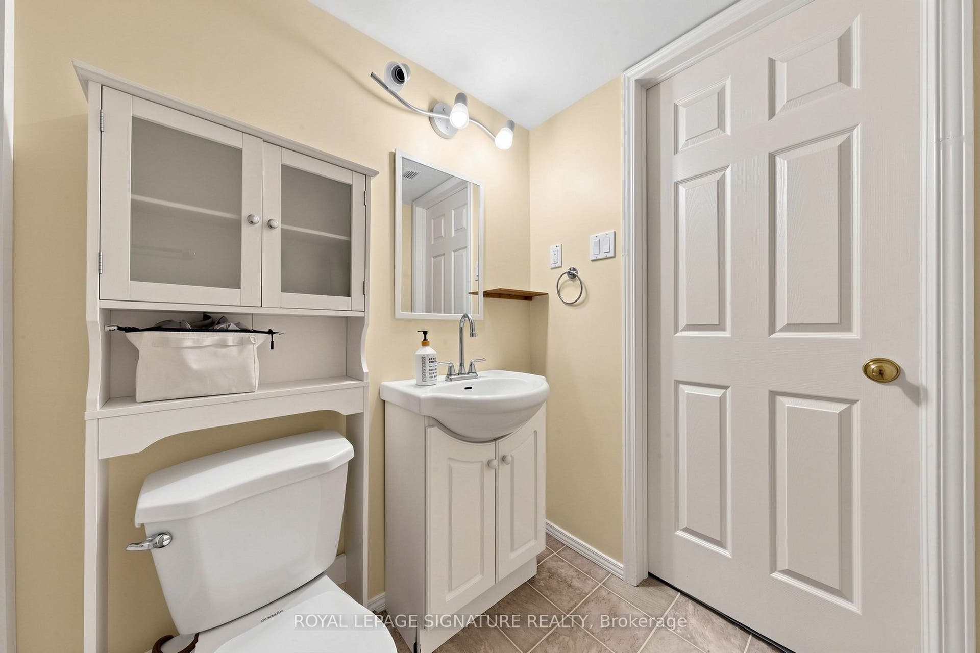 110 Activa Avenue, #A5, Kitchener, Waterloo ON N2E 4K4 110 Activa Avenue, #A5, Kitchener, Waterloo ON N2E 4K4