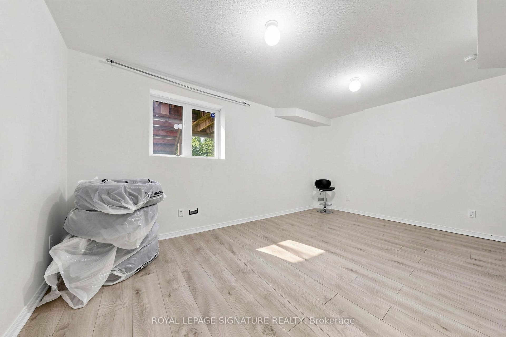 110 Activa Avenue, #A5, Kitchener, Waterloo ON N2E 4K4 110 Activa Avenue, #A5, Kitchener, Waterloo ON N2E 4K4