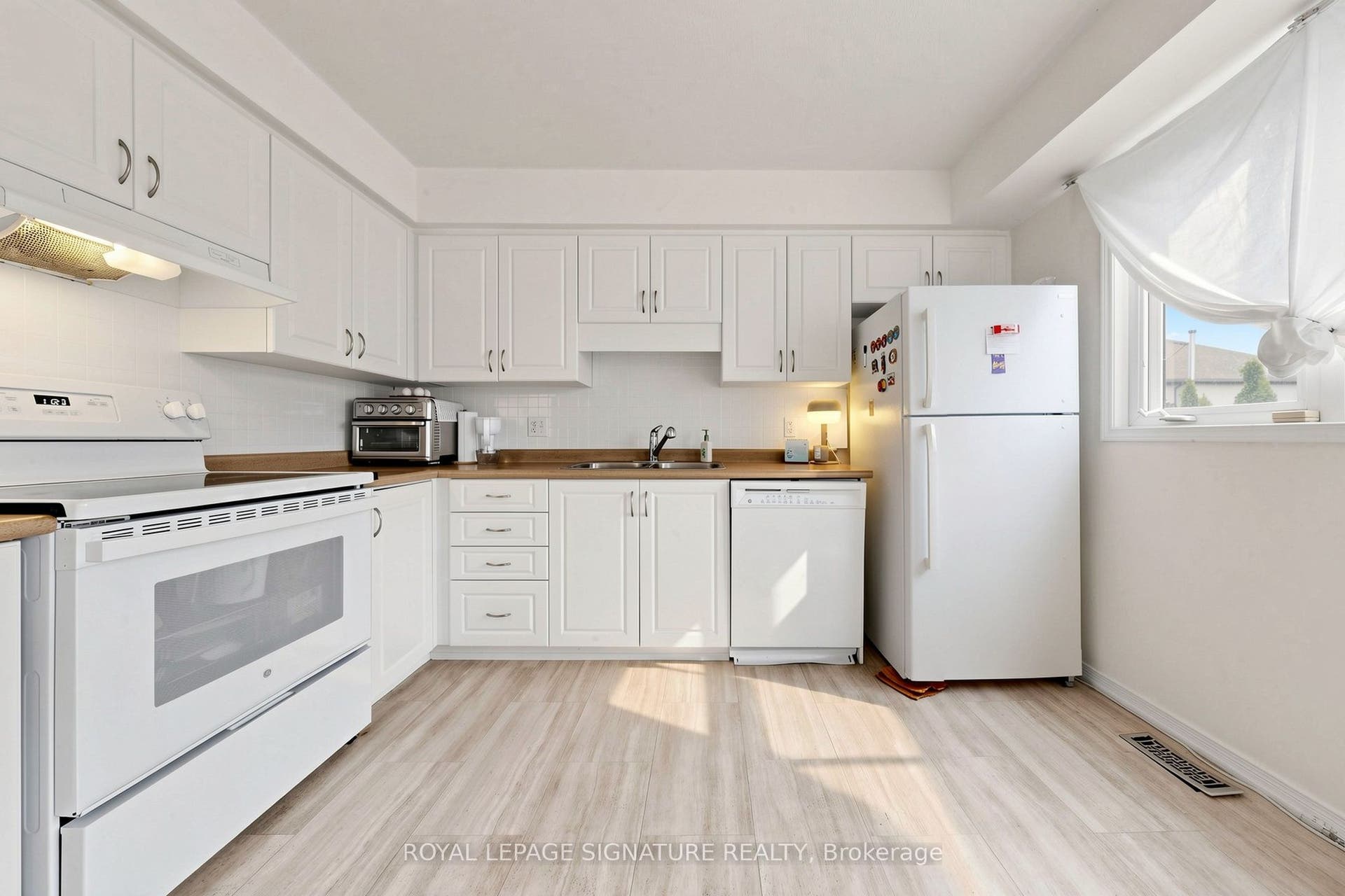 110 Activa Avenue, #A5, Kitchener, Waterloo ON N2E 4K4 110 Activa Avenue, #A5, Kitchener, Waterloo ON N2E 4K4