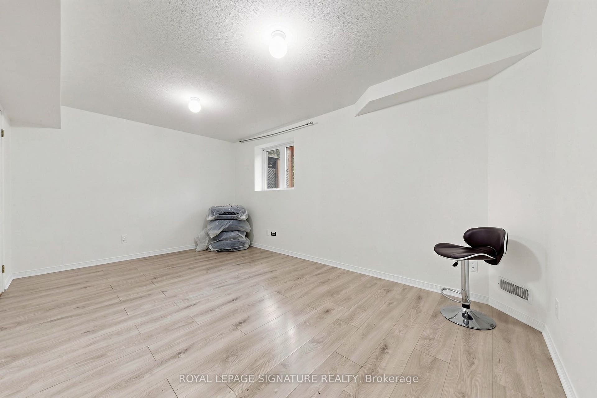 110 Activa Avenue, #A5, Kitchener, Waterloo ON N2E 4K4 110 Activa Avenue, #A5, Kitchener, Waterloo ON N2E 4K4
