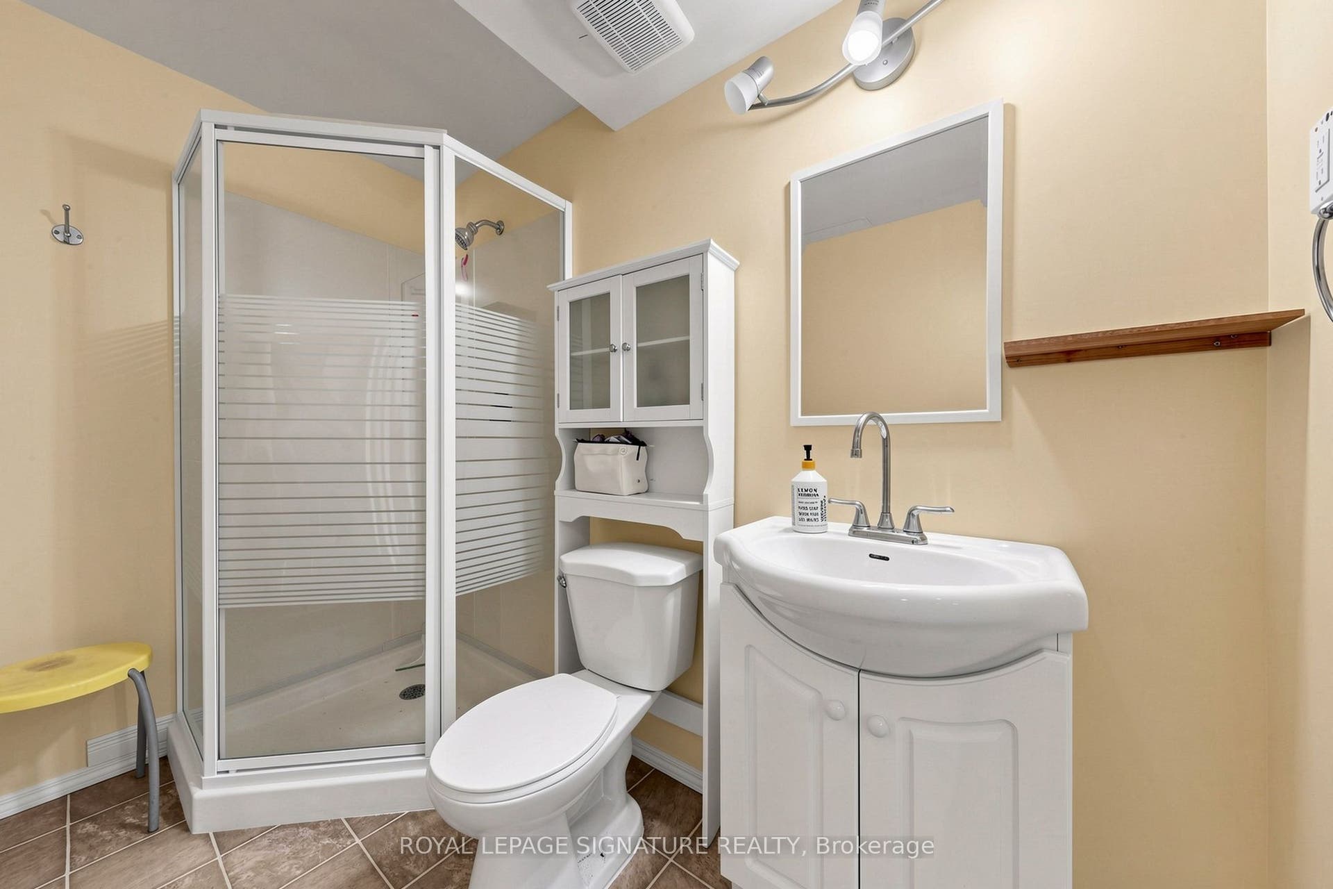 110 Activa Avenue, #A5, Kitchener, Waterloo ON N2E 4K4 110 Activa Avenue, #A5, Kitchener, Waterloo ON N2E 4K4