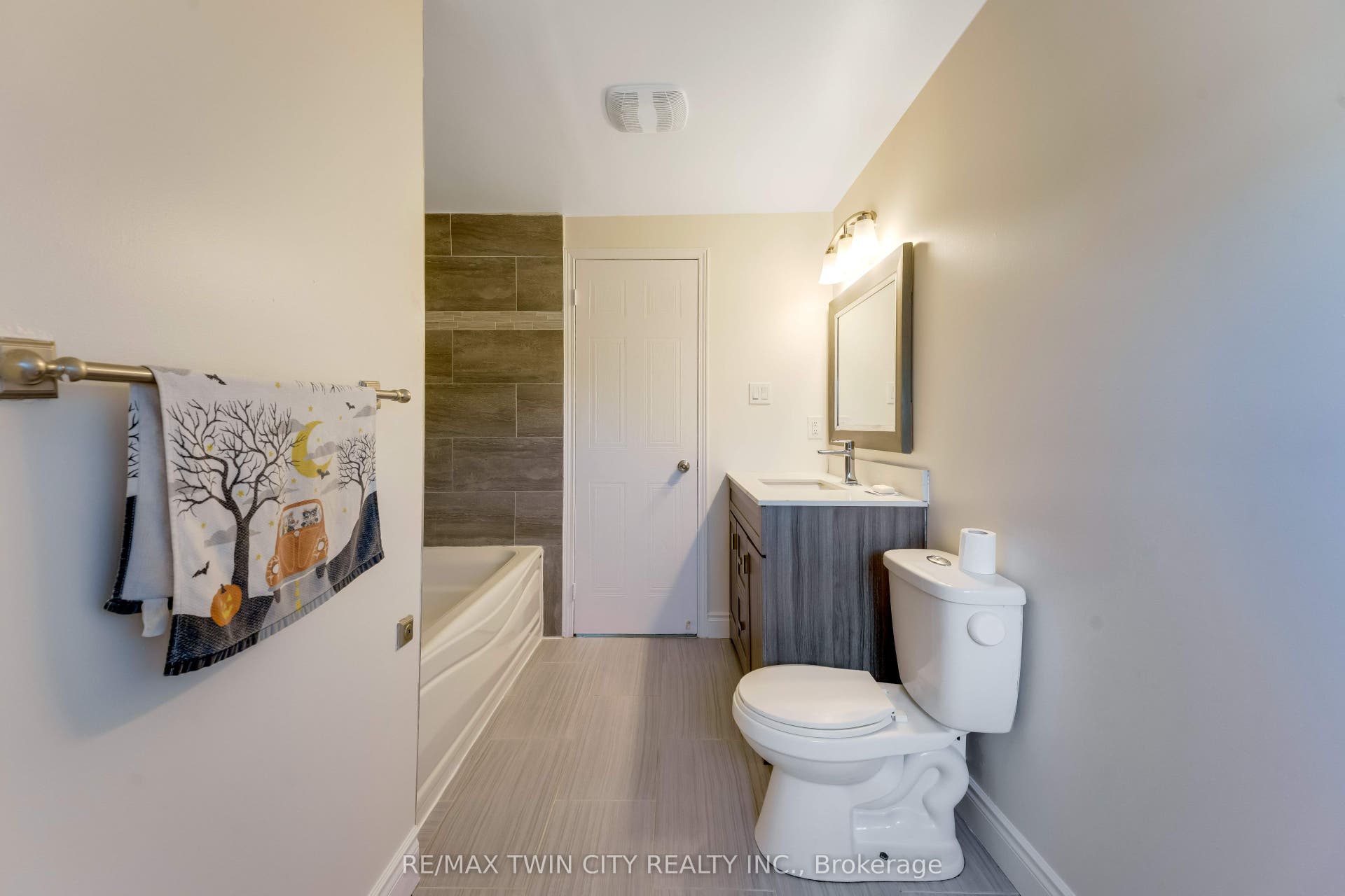 47 Bushnell Drive, Cambridge, Waterloo ON N1R 8C5 47 Bushnell Drive, Cambridge, Waterloo ON N1R 8C5