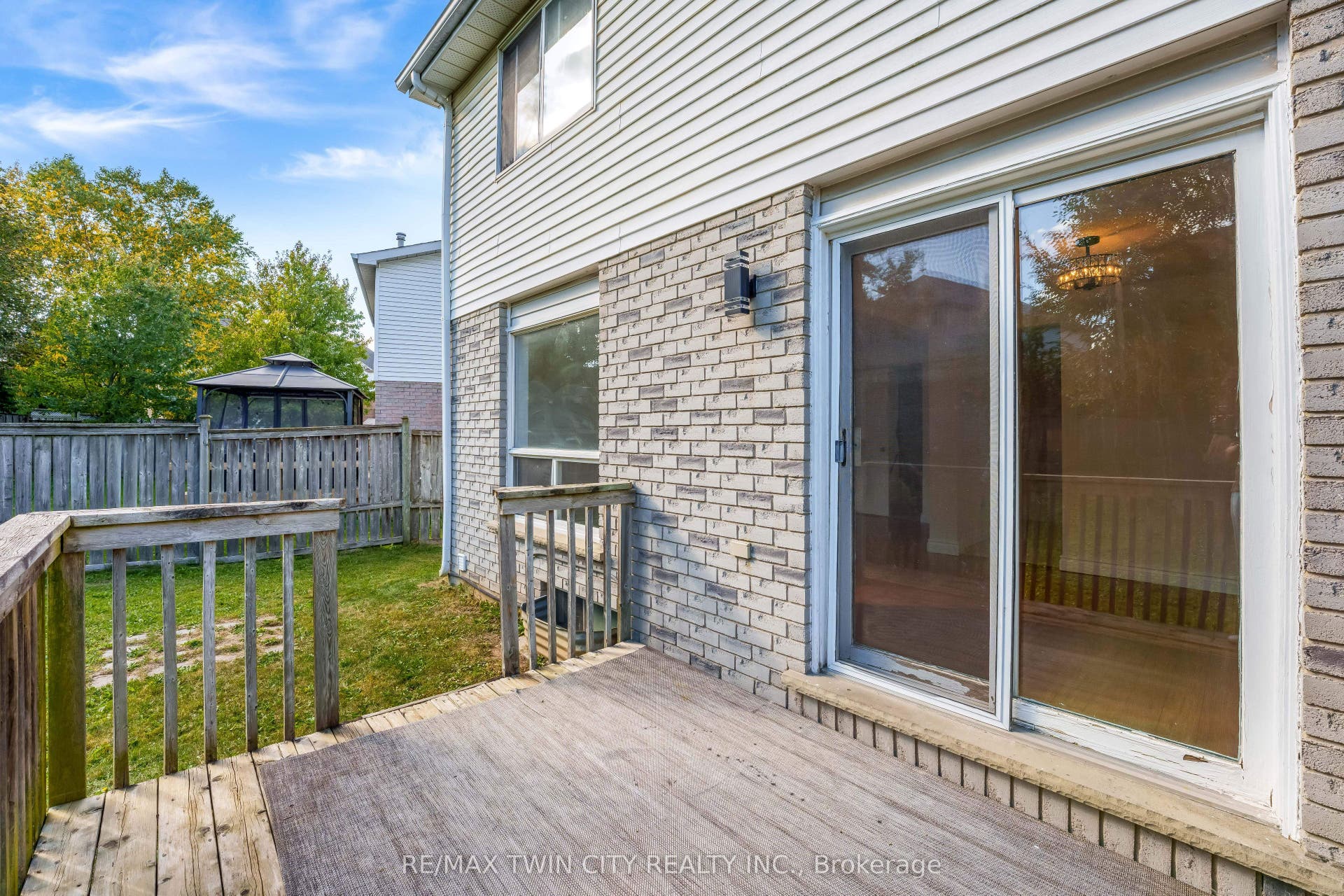 47 Bushnell Drive, Cambridge, Waterloo ON N1R 8C5 47 Bushnell Drive, Cambridge, Waterloo ON N1R 8C5