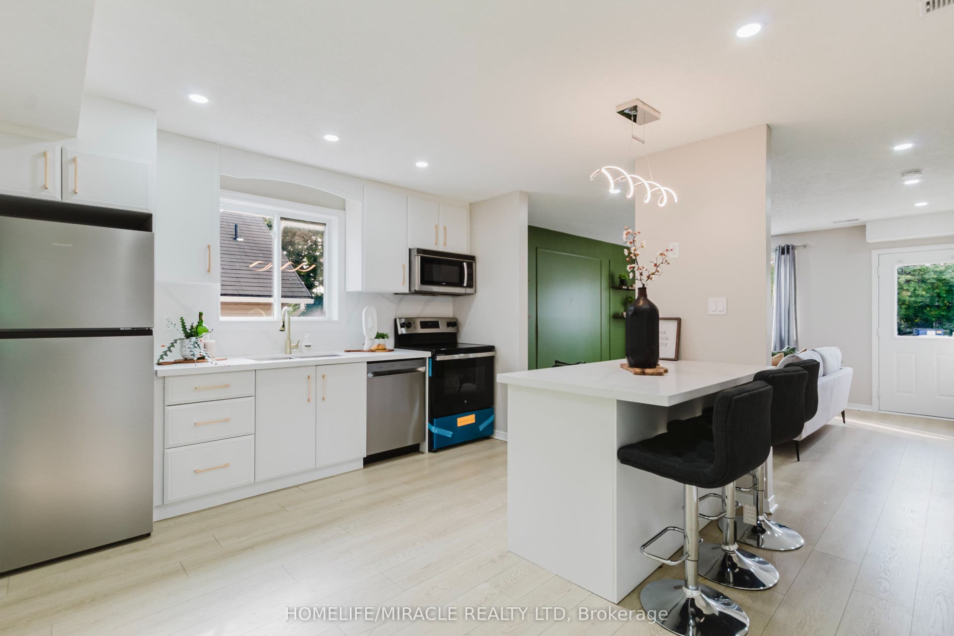 67 Kinzie Avenue, Kitchener, Waterloo ON N2A 2J6 67 Kinzie Avenue, Kitchener, Waterloo ON N2A 2J6