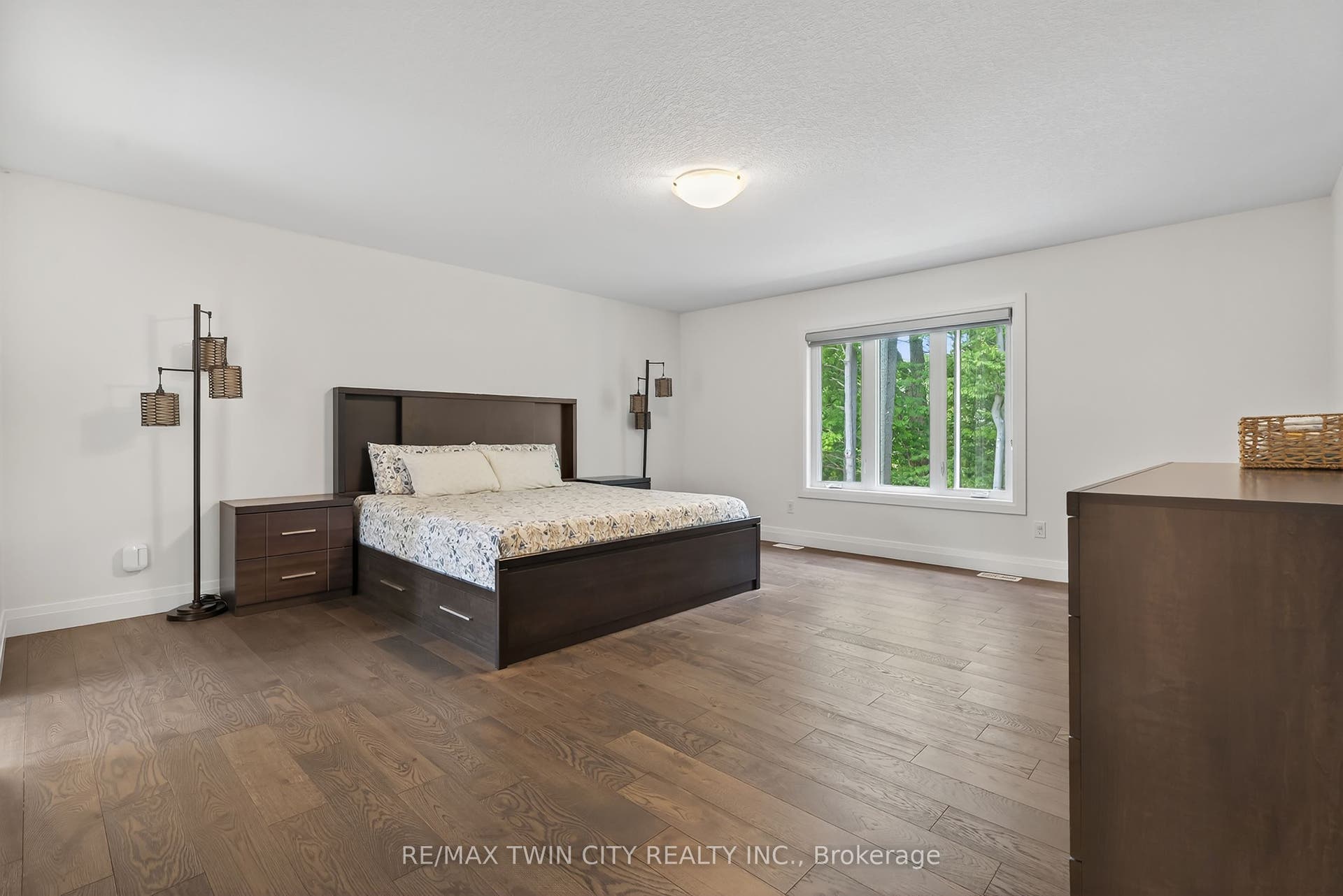 209 Jeffrey Place, Kitchener, Waterloo ON N2C 0C2 209 Jeffrey Place, Kitchener, Waterloo ON N2C 0C2