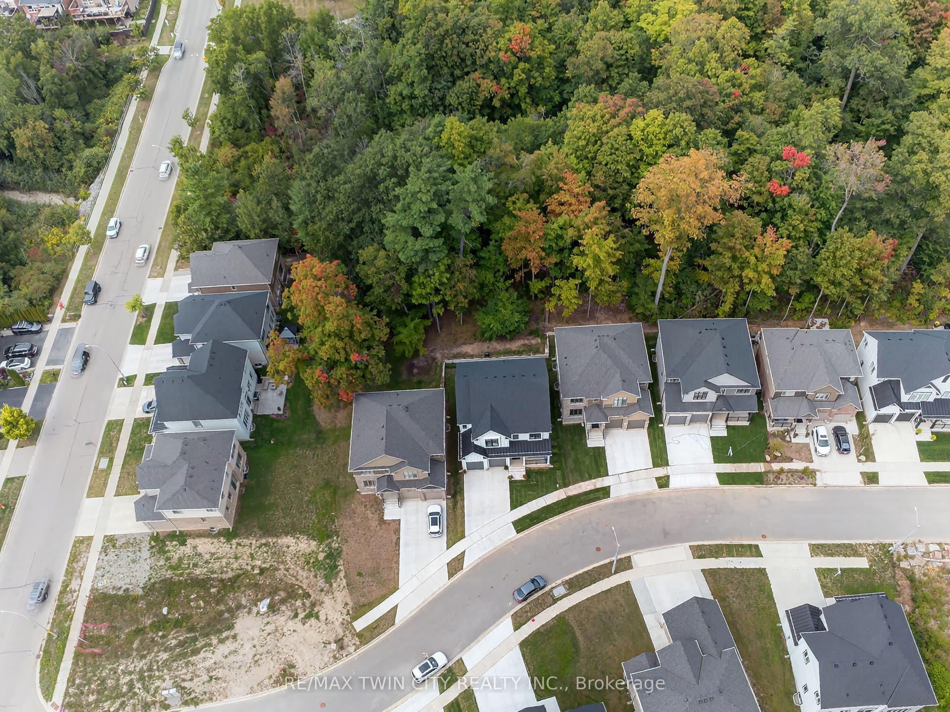 209 Jeffrey Place, Kitchener, Waterloo ON N2C 0C2 209 Jeffrey Place, Kitchener, Waterloo ON N2C 0C2