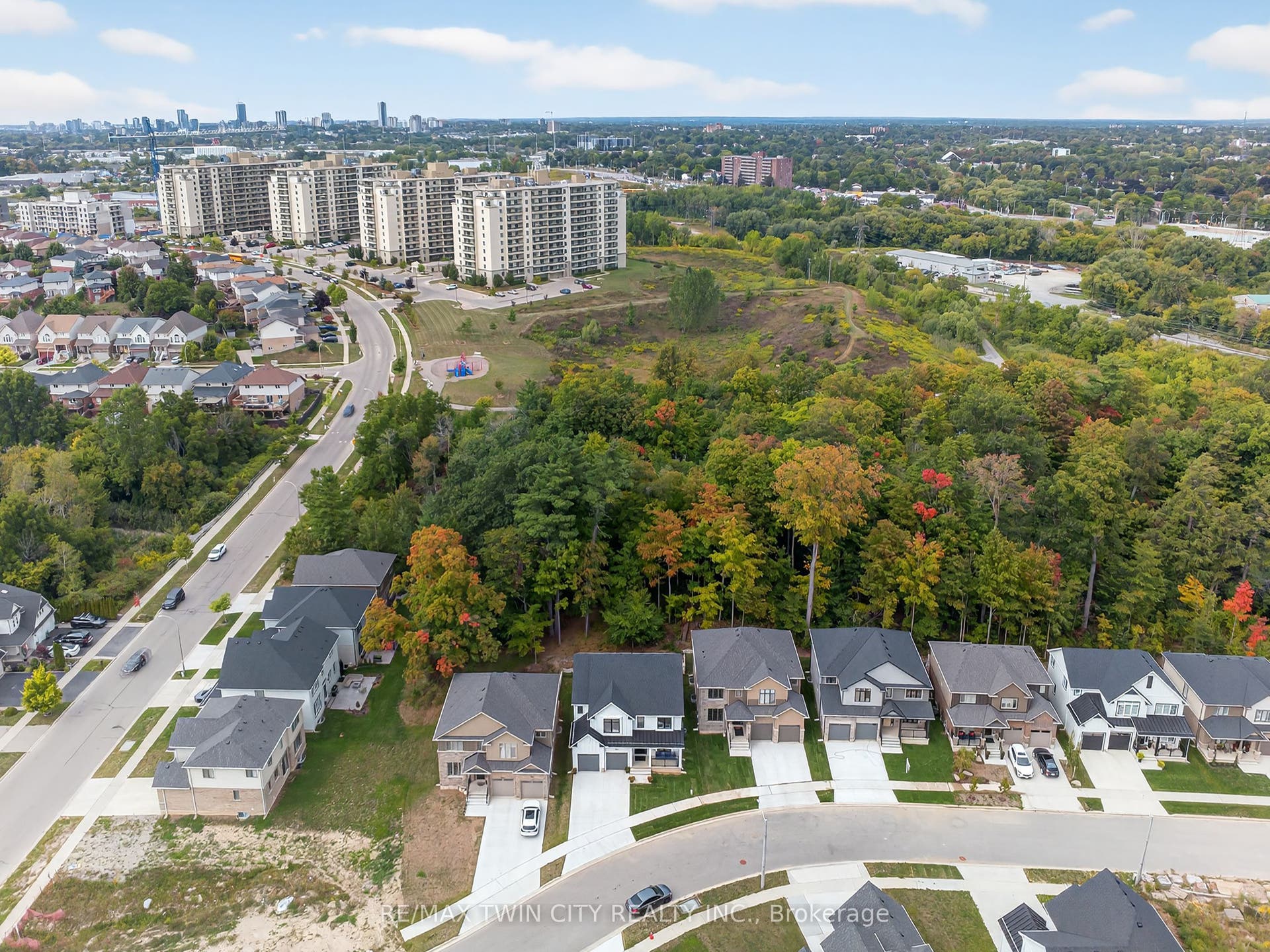 209 Jeffrey Place, Kitchener, Waterloo ON N2C 0C2 209 Jeffrey Place, Kitchener, Waterloo ON N2C 0C2