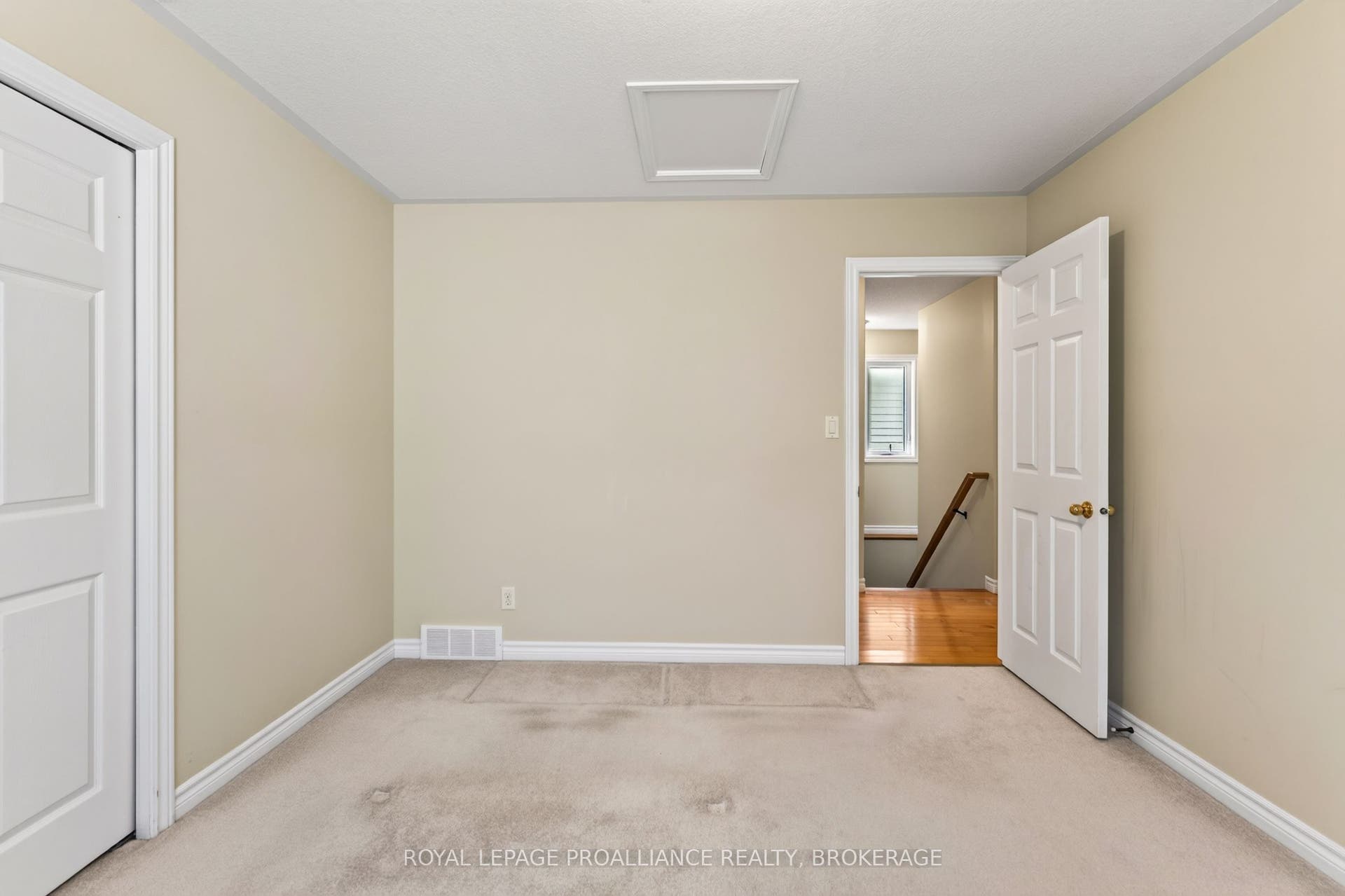1097 Crossfield Avenue, Kingston, Frontenac ON K7P 0G7
