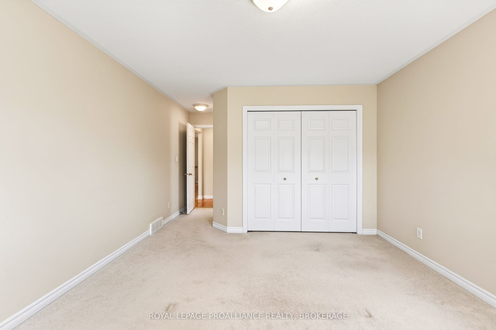 1097 Crossfield Avenue, Kingston, Frontenac ON K7P 0G7