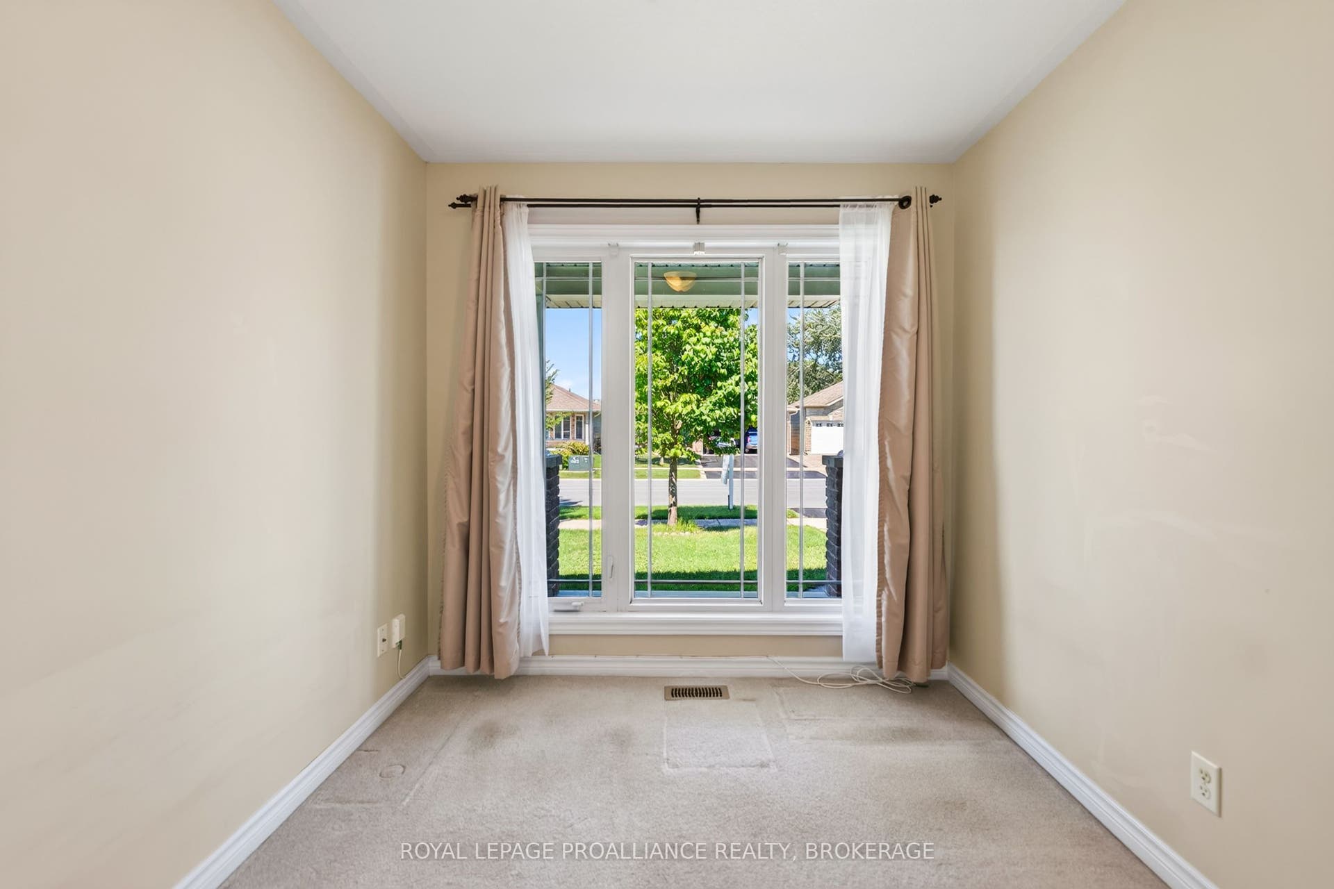 1097 Crossfield Avenue, Kingston, Frontenac ON K7P 0G7
